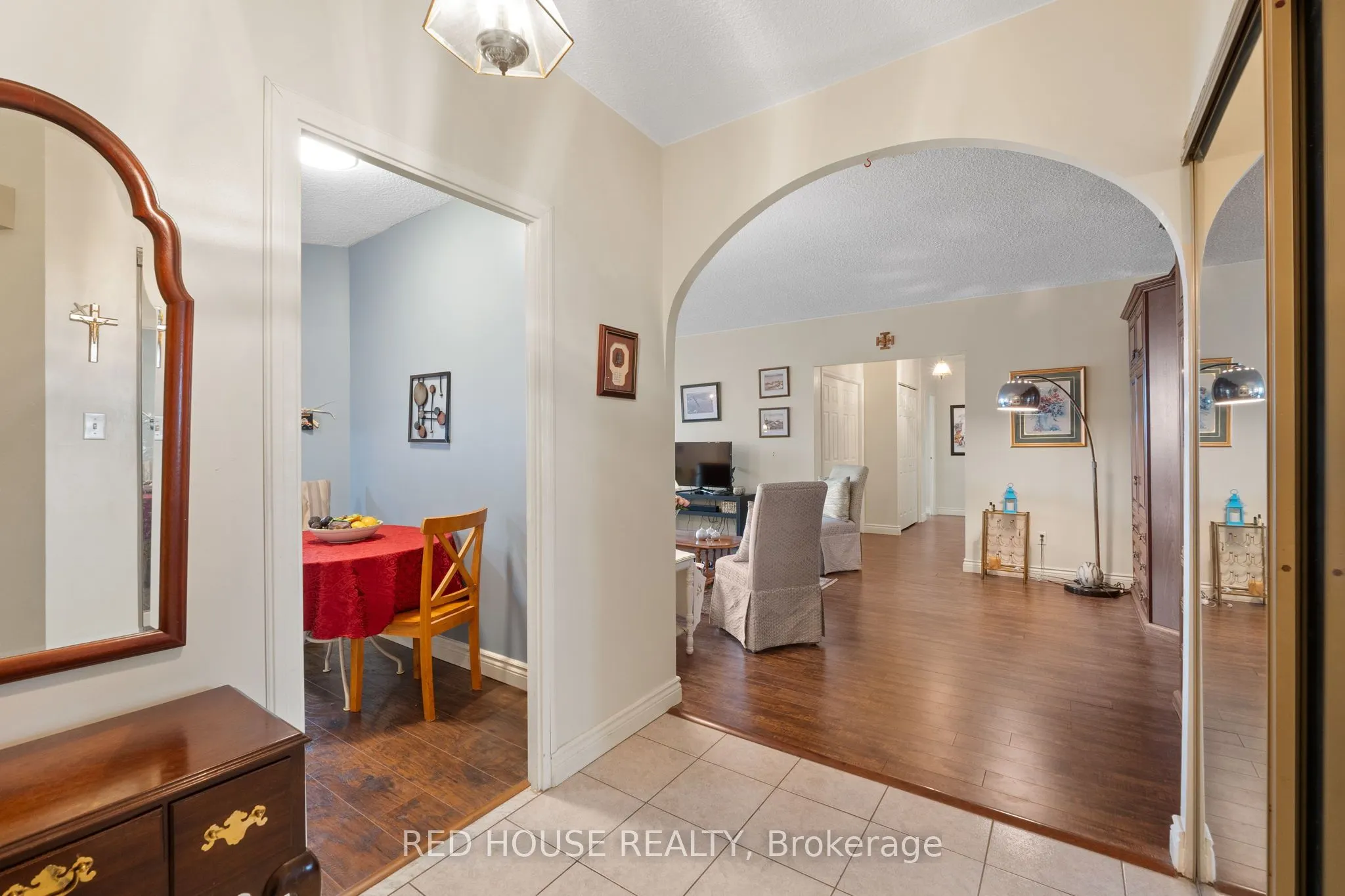 5250 Lakeshore Road #809