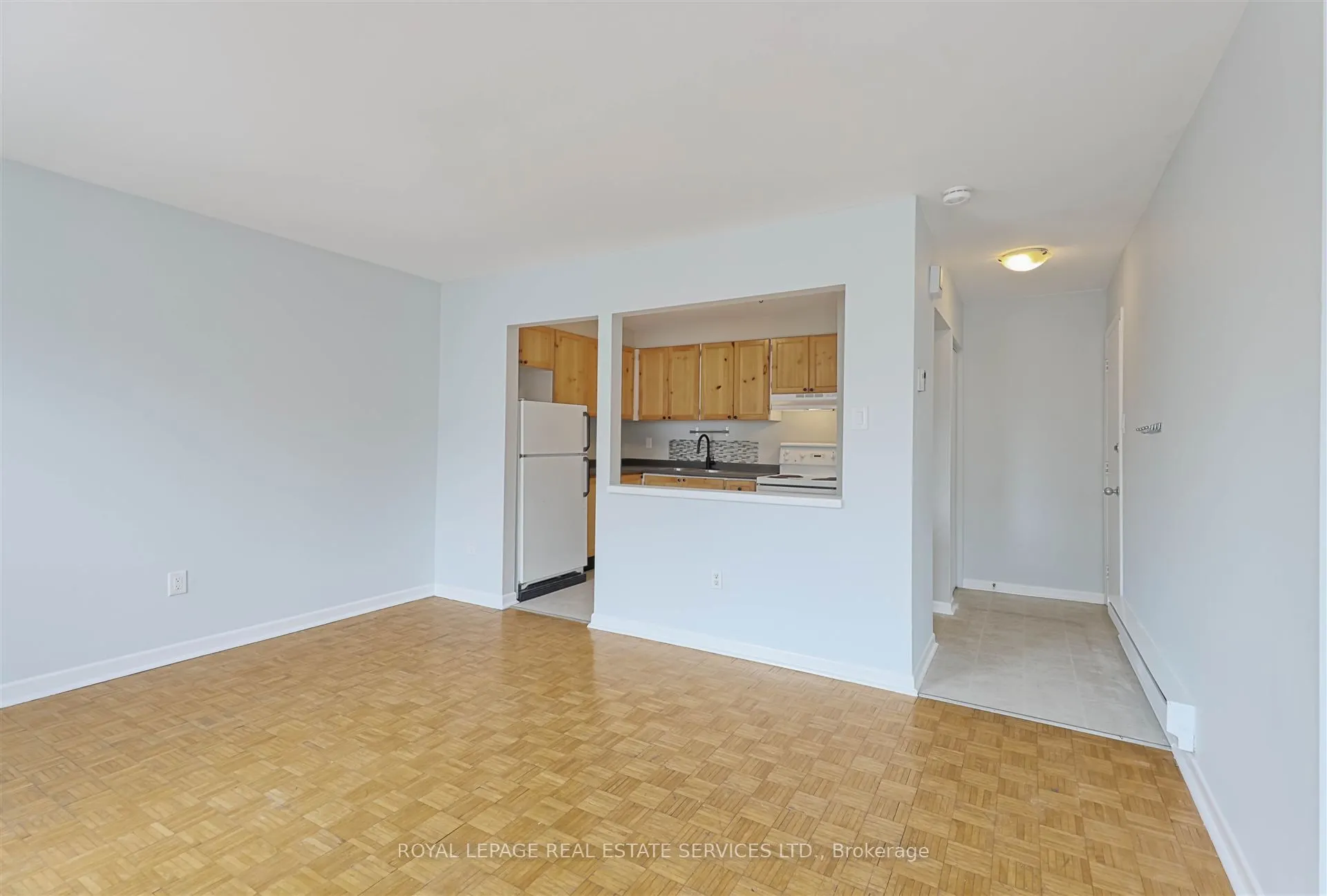 2875 Bloor Street W #Back