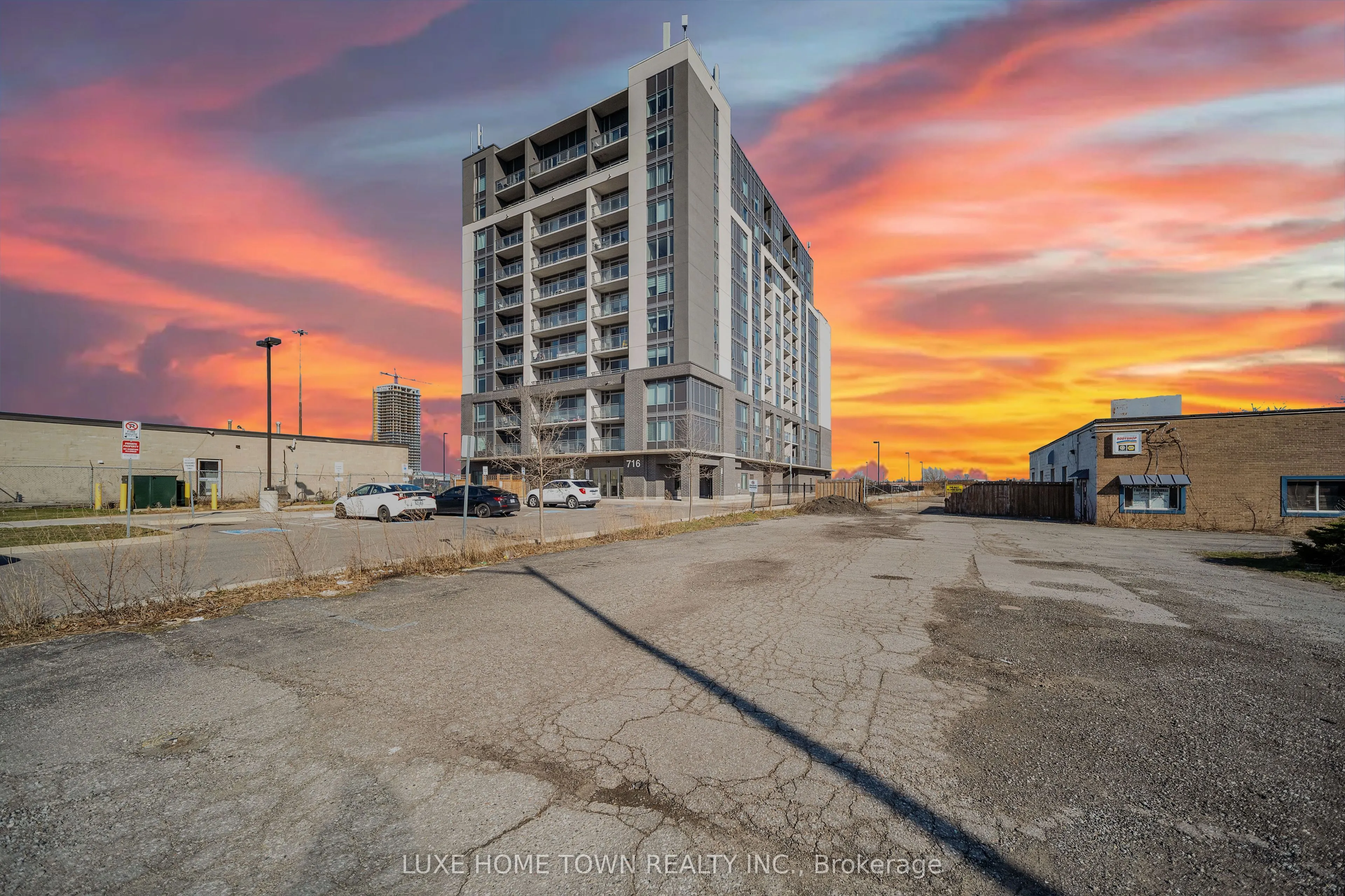 716 Main Street E, #801