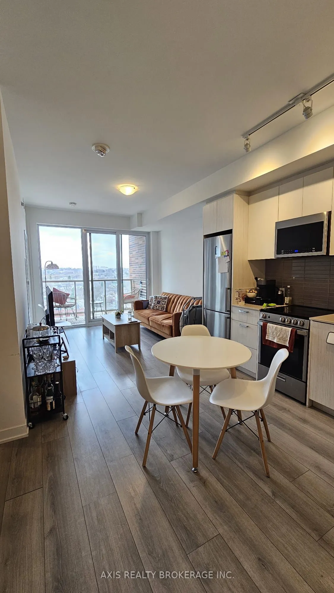 1787 St Clair Avenue W, #812