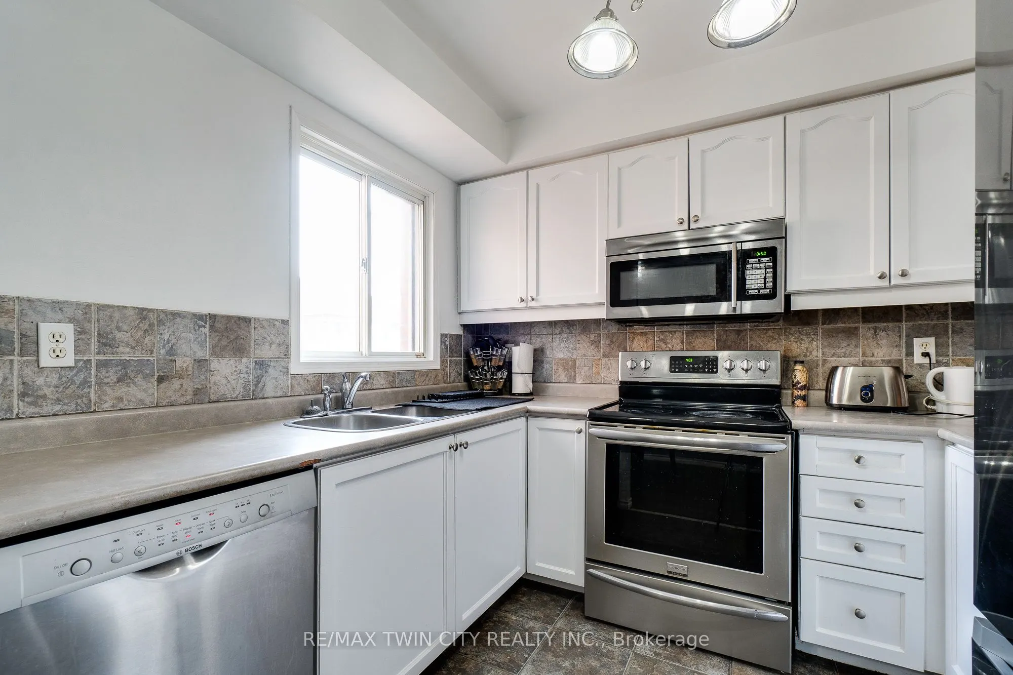 5126 Des Jardines Drive