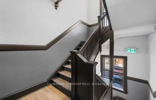 1464 Queen Street W