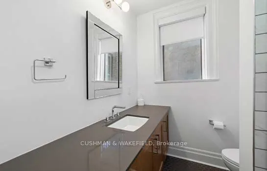 1464 Queen Street W