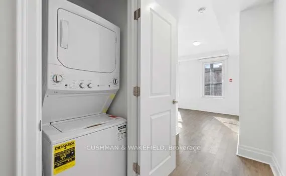 1464 Queen Street W