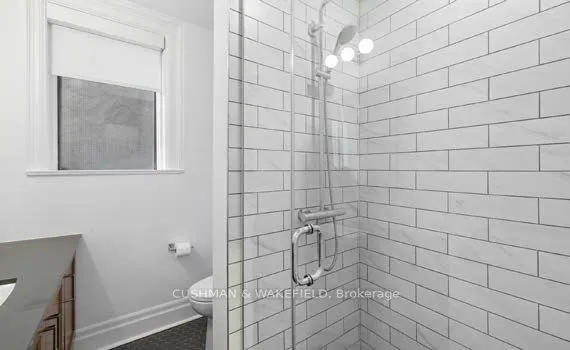 1464 Queen Street W