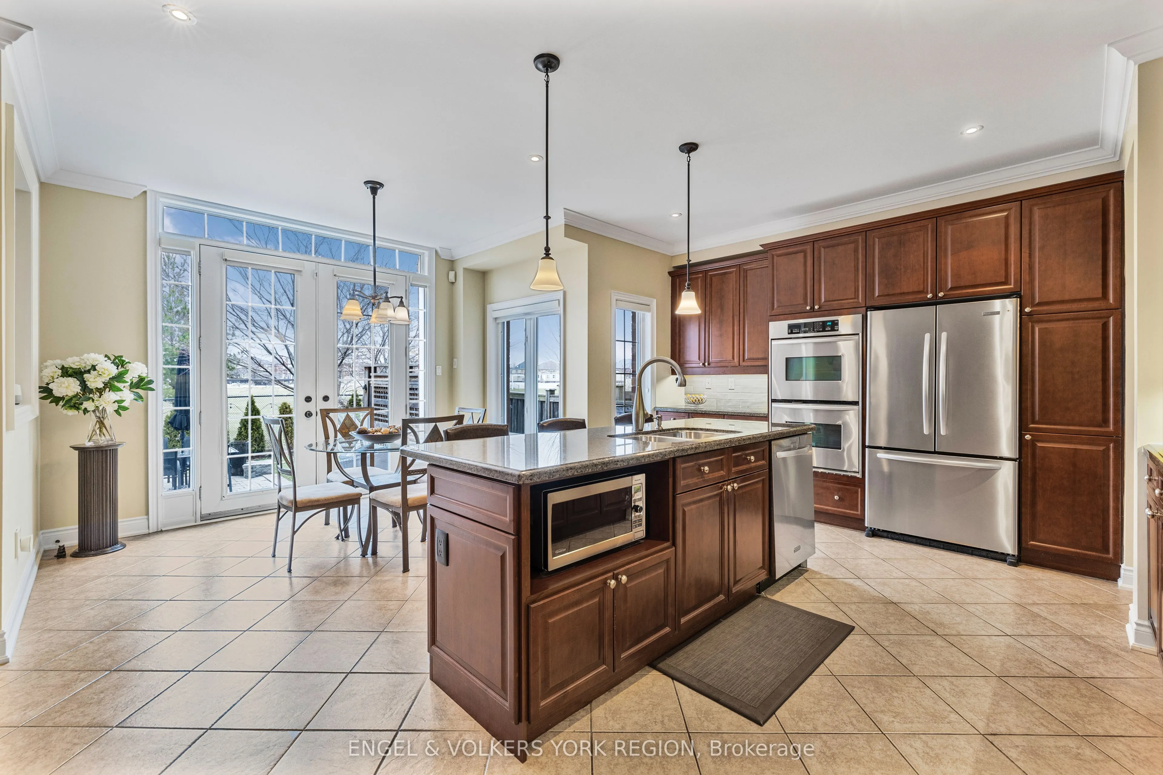 26 Imperial Lakes Drive