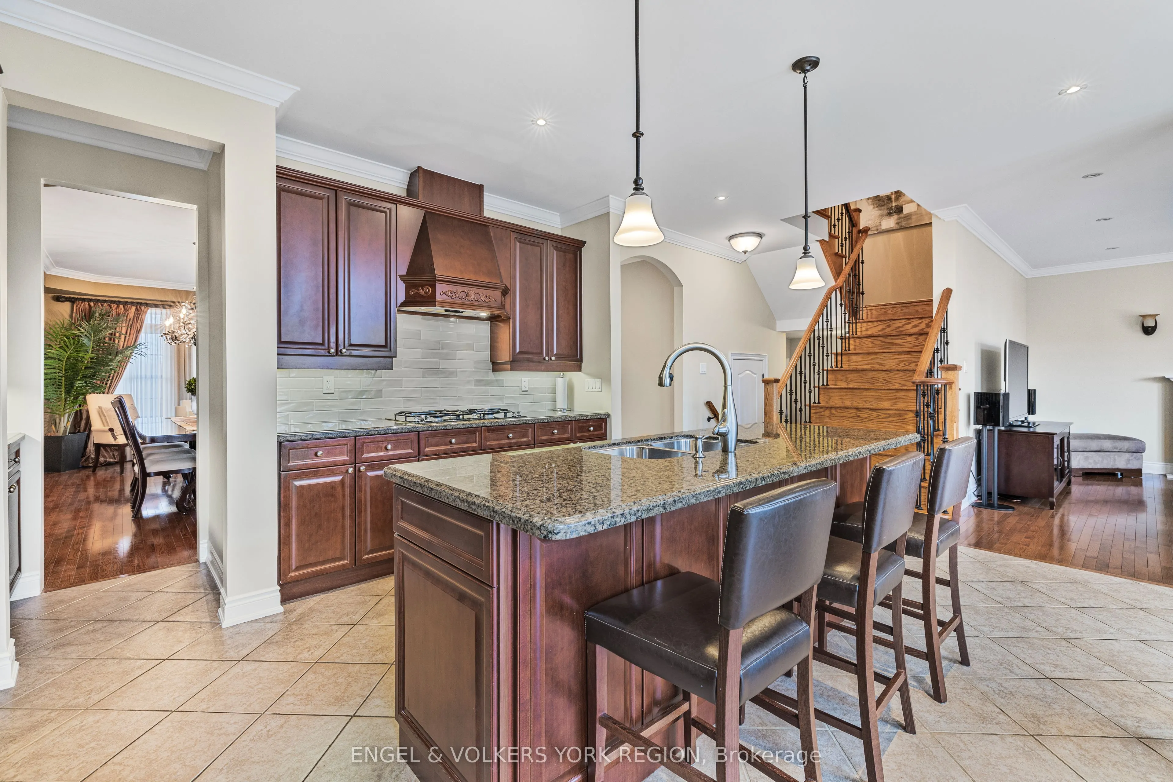 26 Imperial Lakes Drive