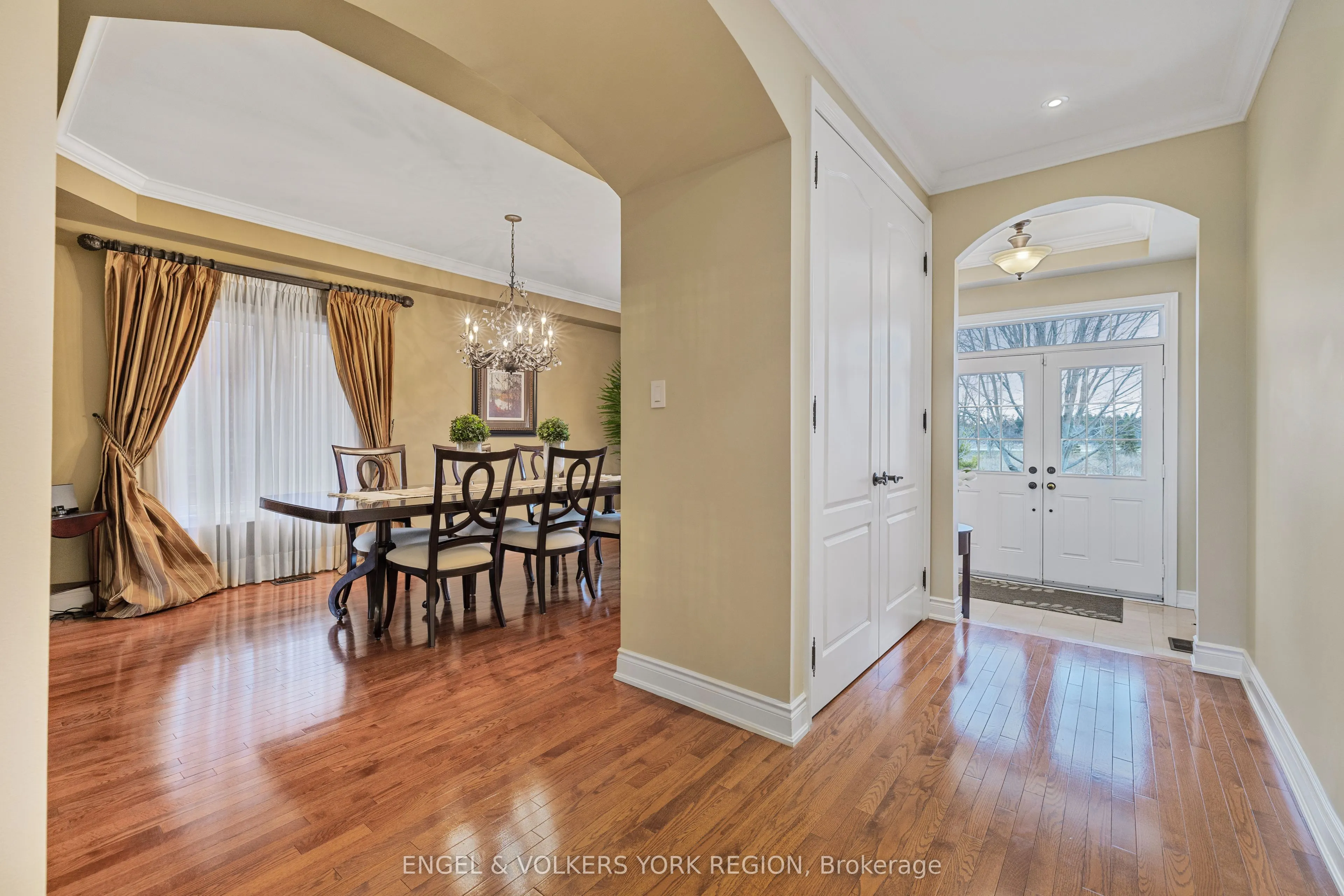 26 Imperial Lakes Drive