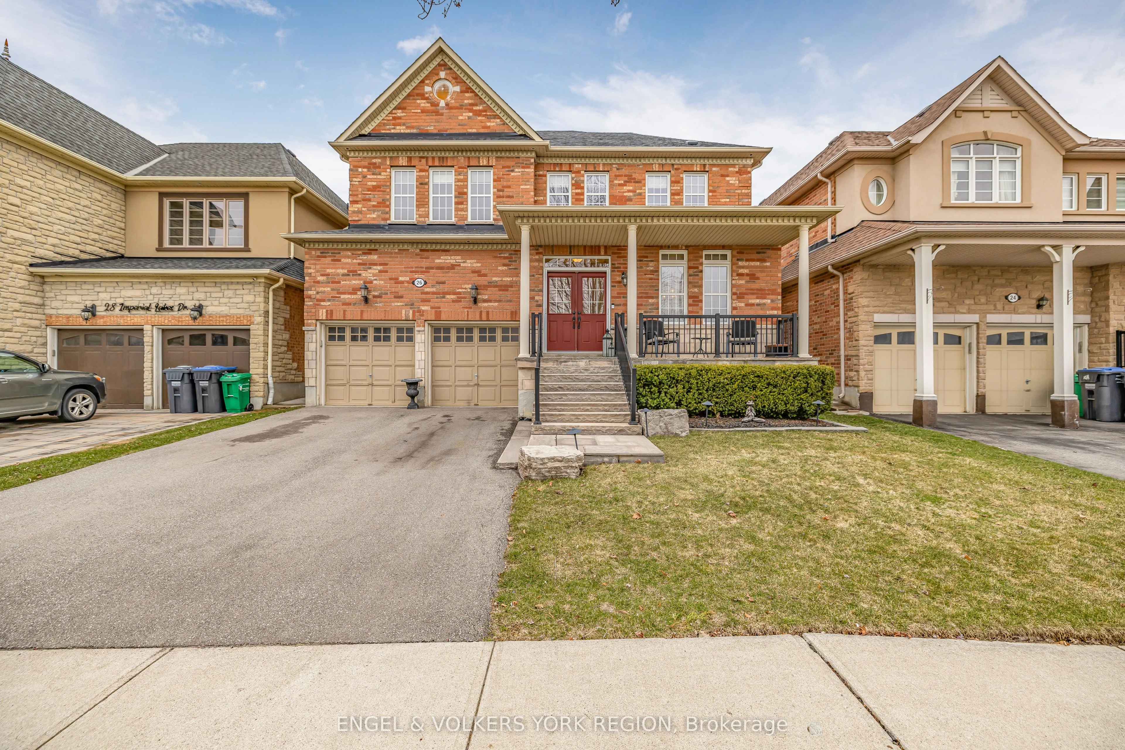 26 Imperial Lakes Drive