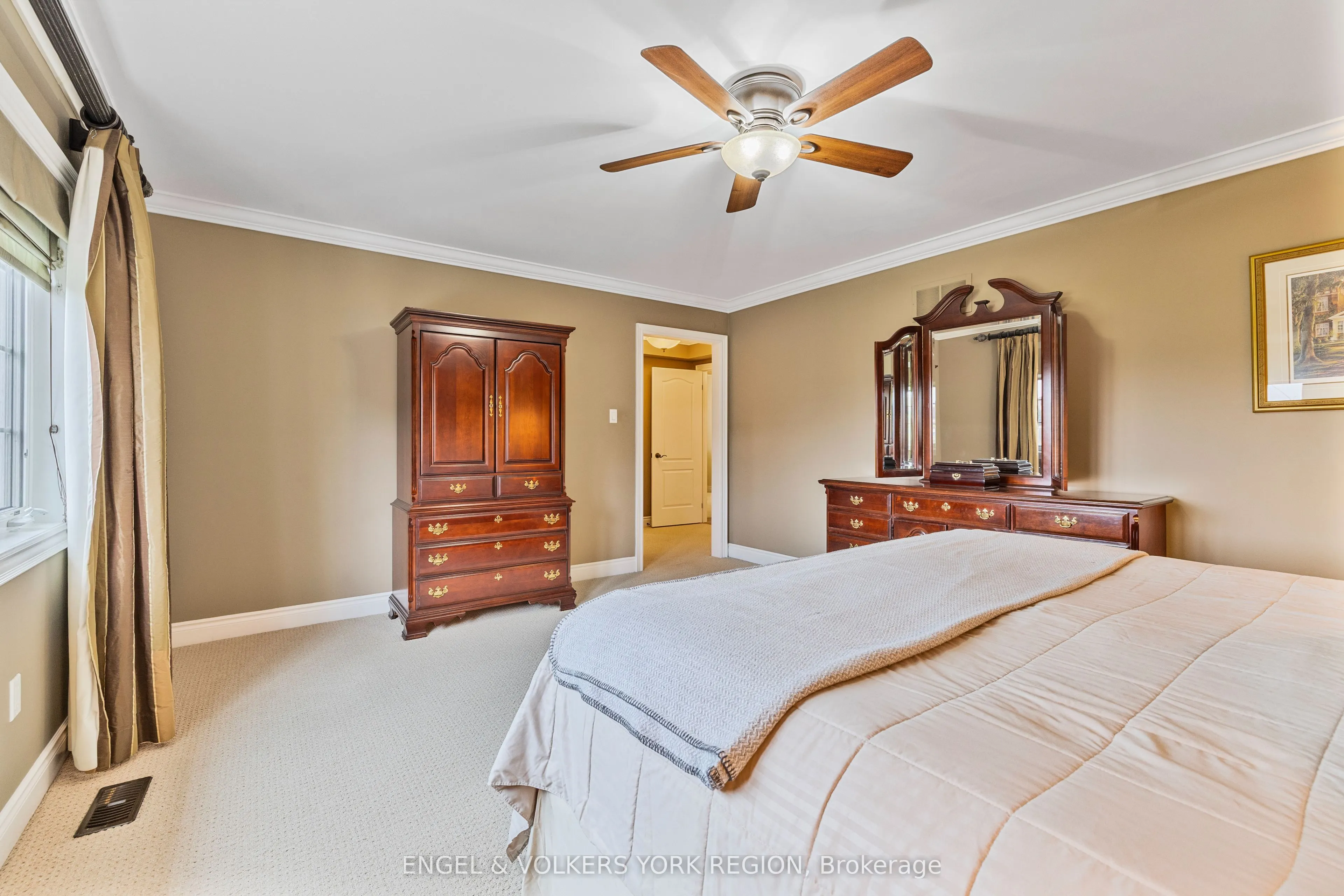 26 Imperial Lakes Drive