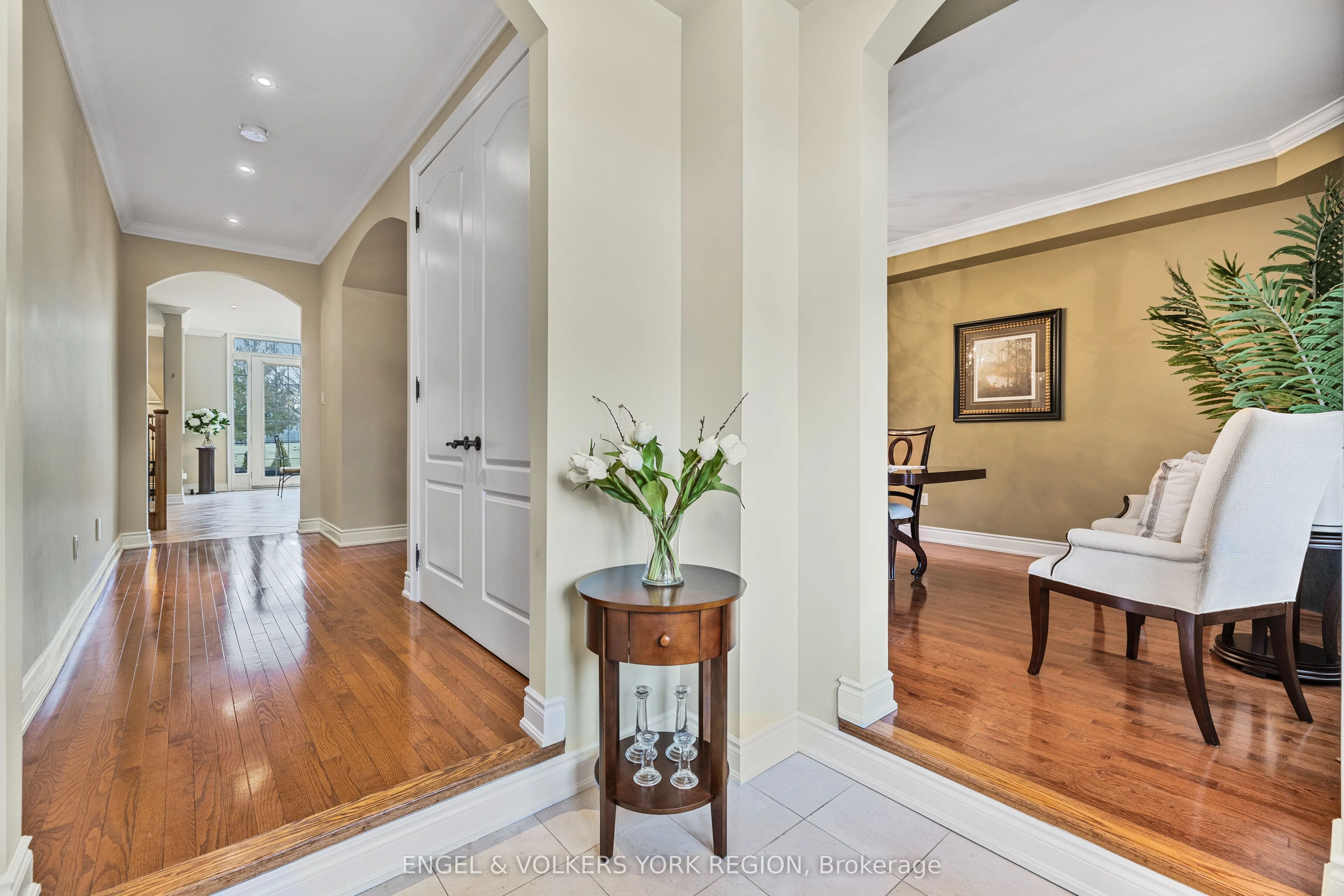26 Imperial Lakes Drive