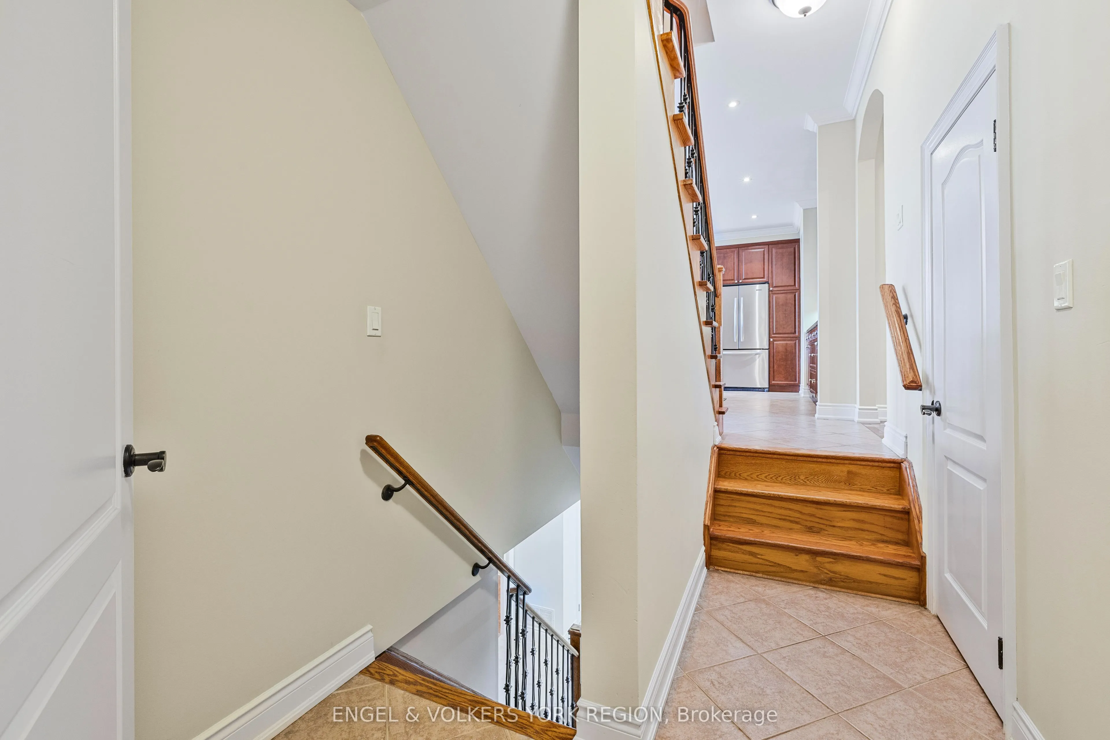 26 Imperial Lakes Drive