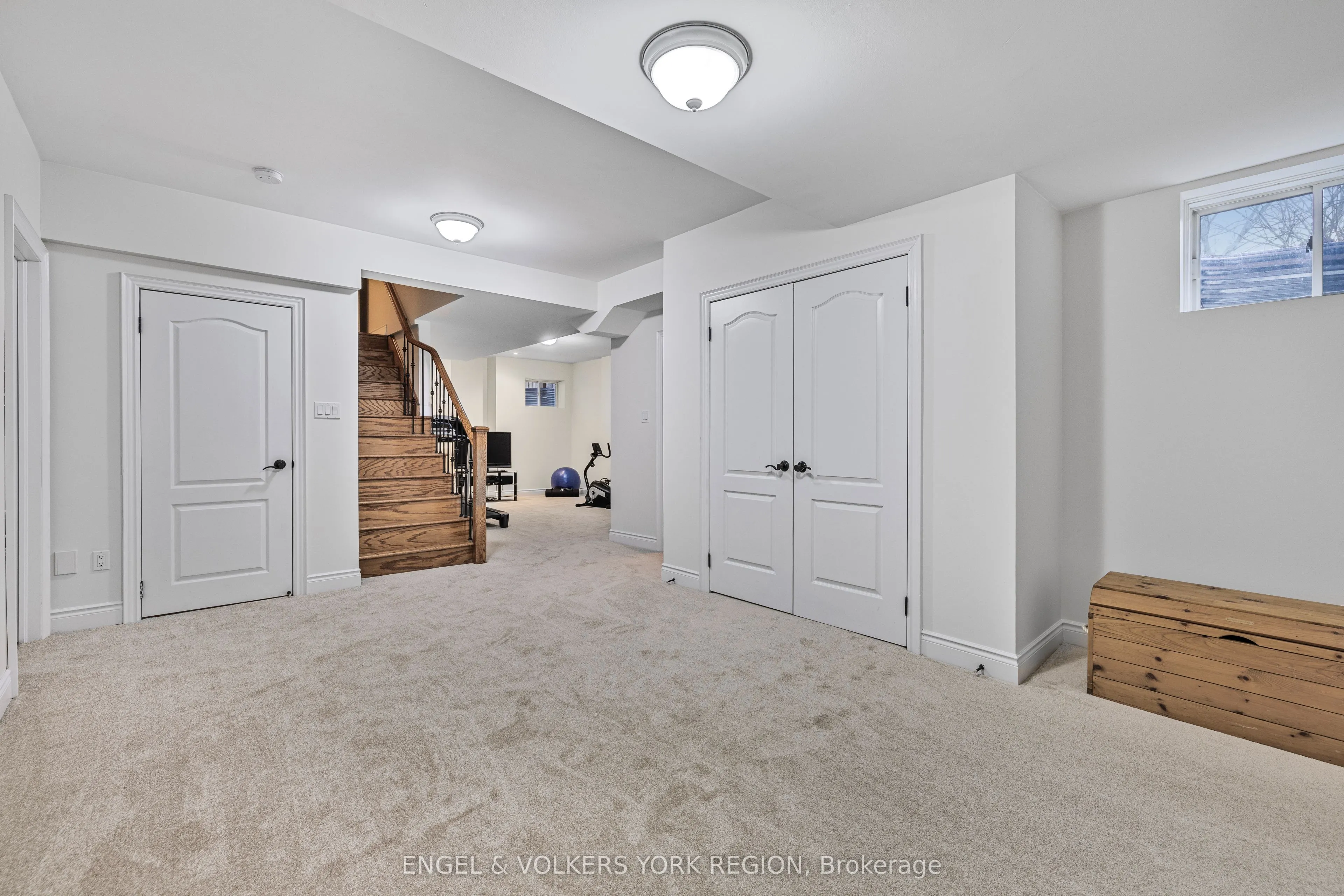 26 Imperial Lakes Drive