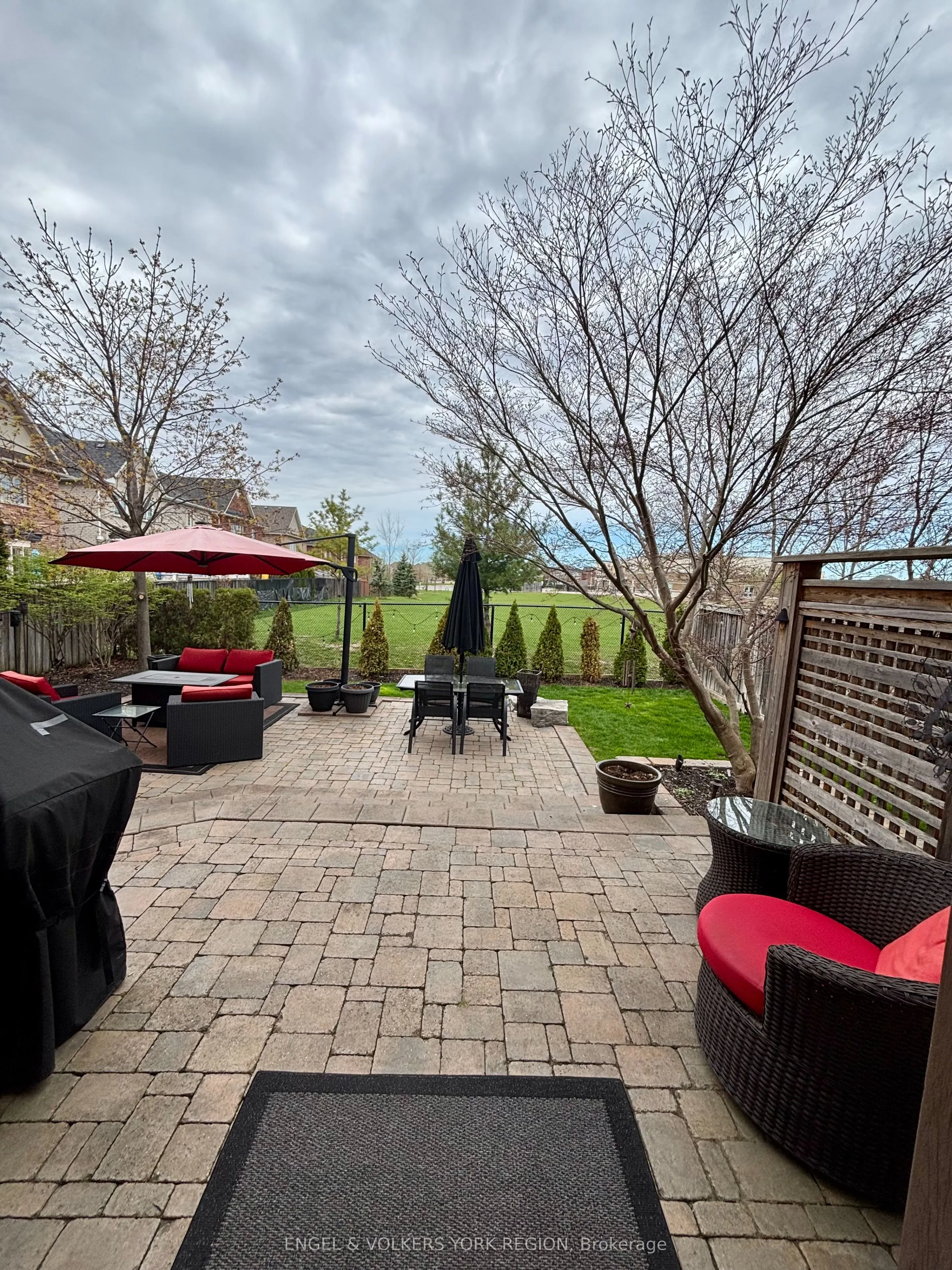 26 Imperial Lakes Drive