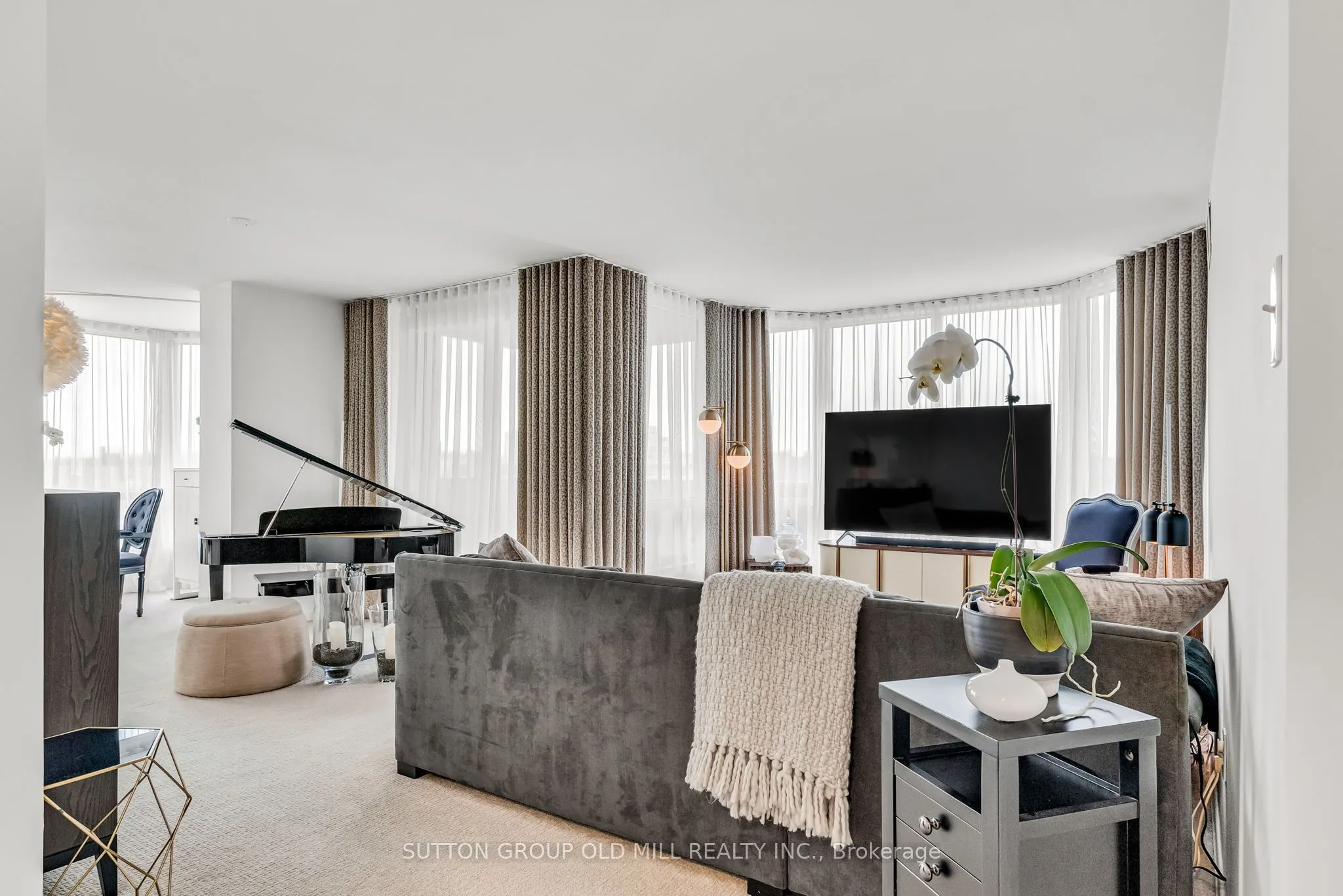 1320 Islington Avenue, #901