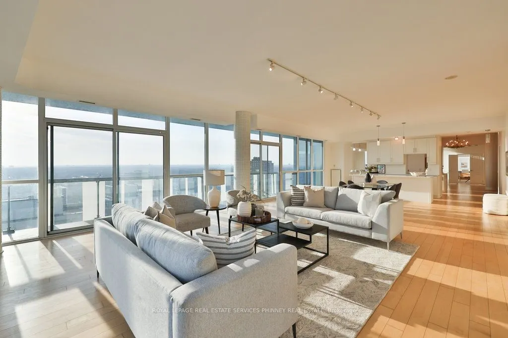 1 Hurontario Street, #2201