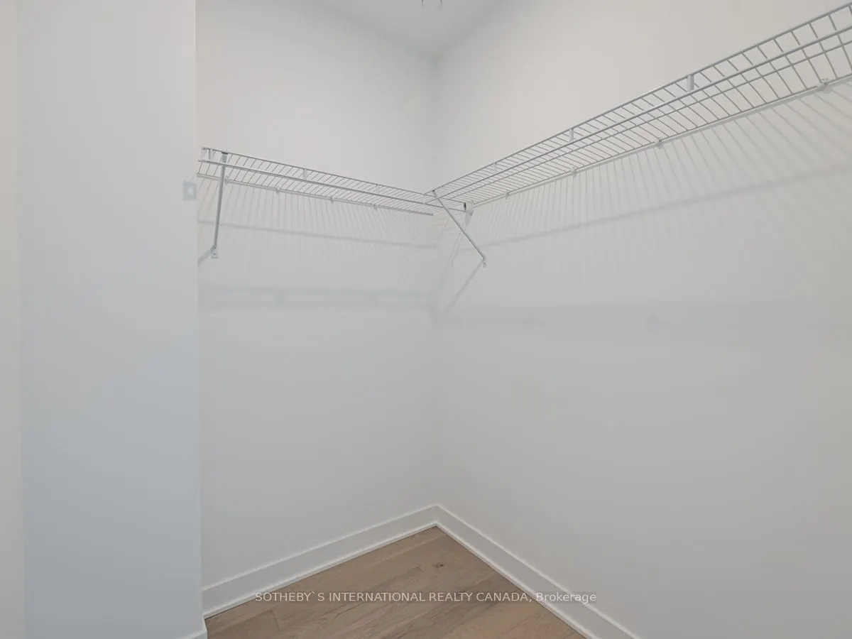 2720 Dundas Street W, #907