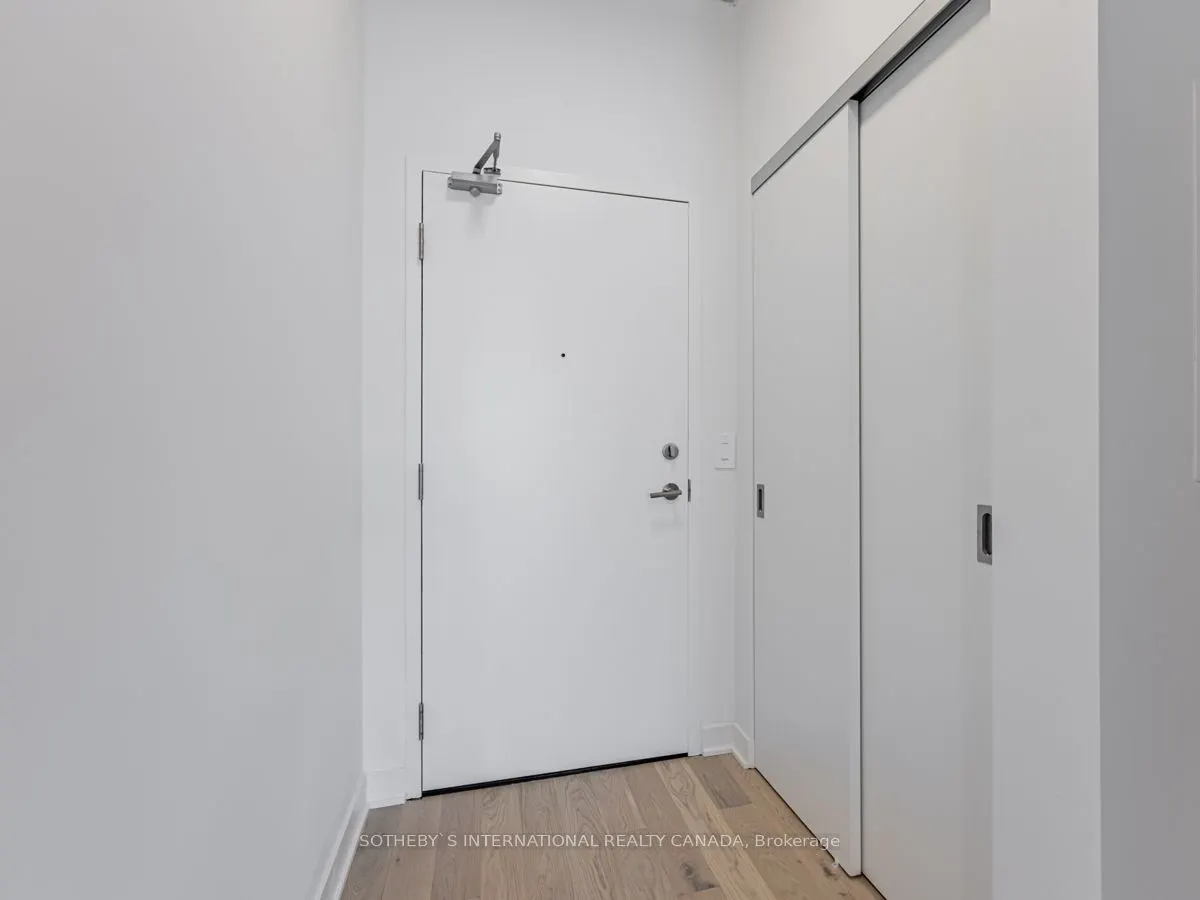 2720 Dundas Street W, #907