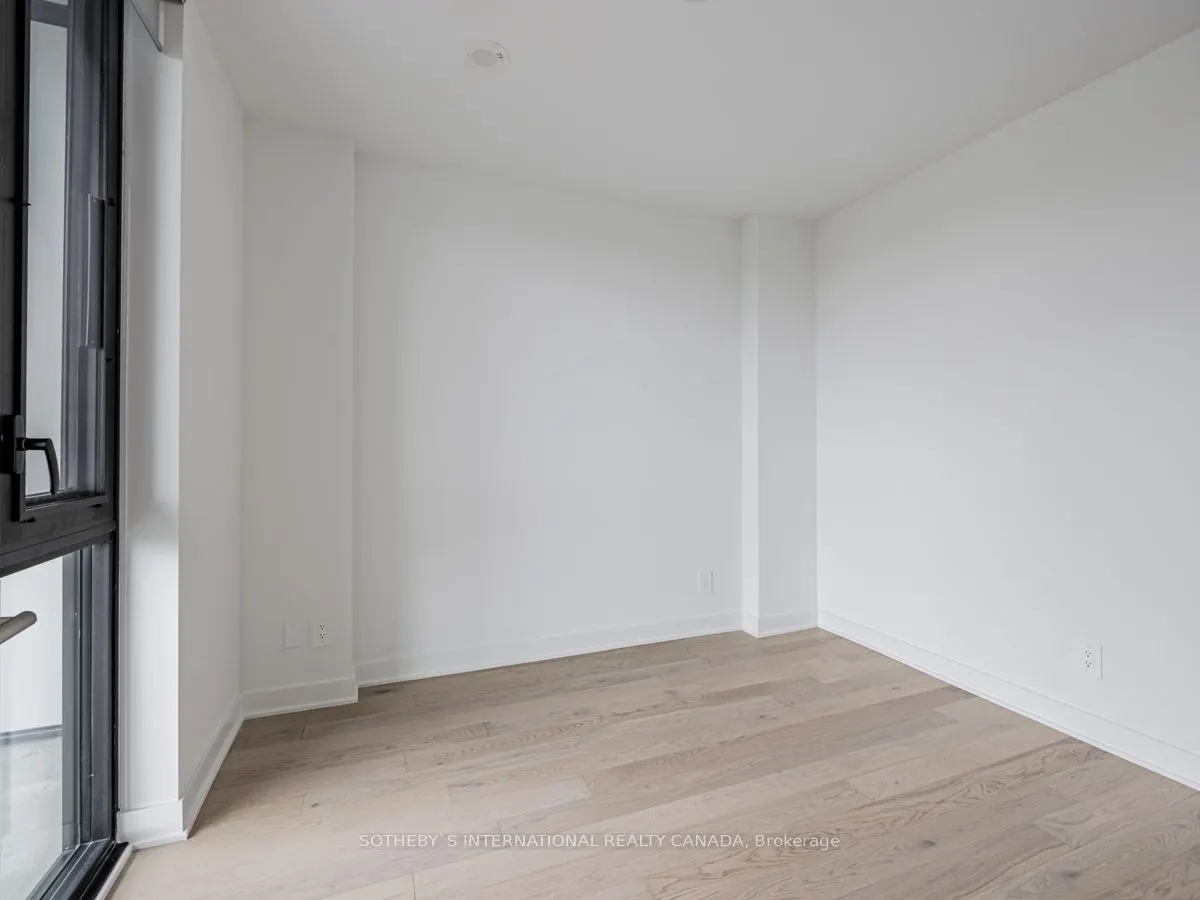 2720 Dundas Street W, #907