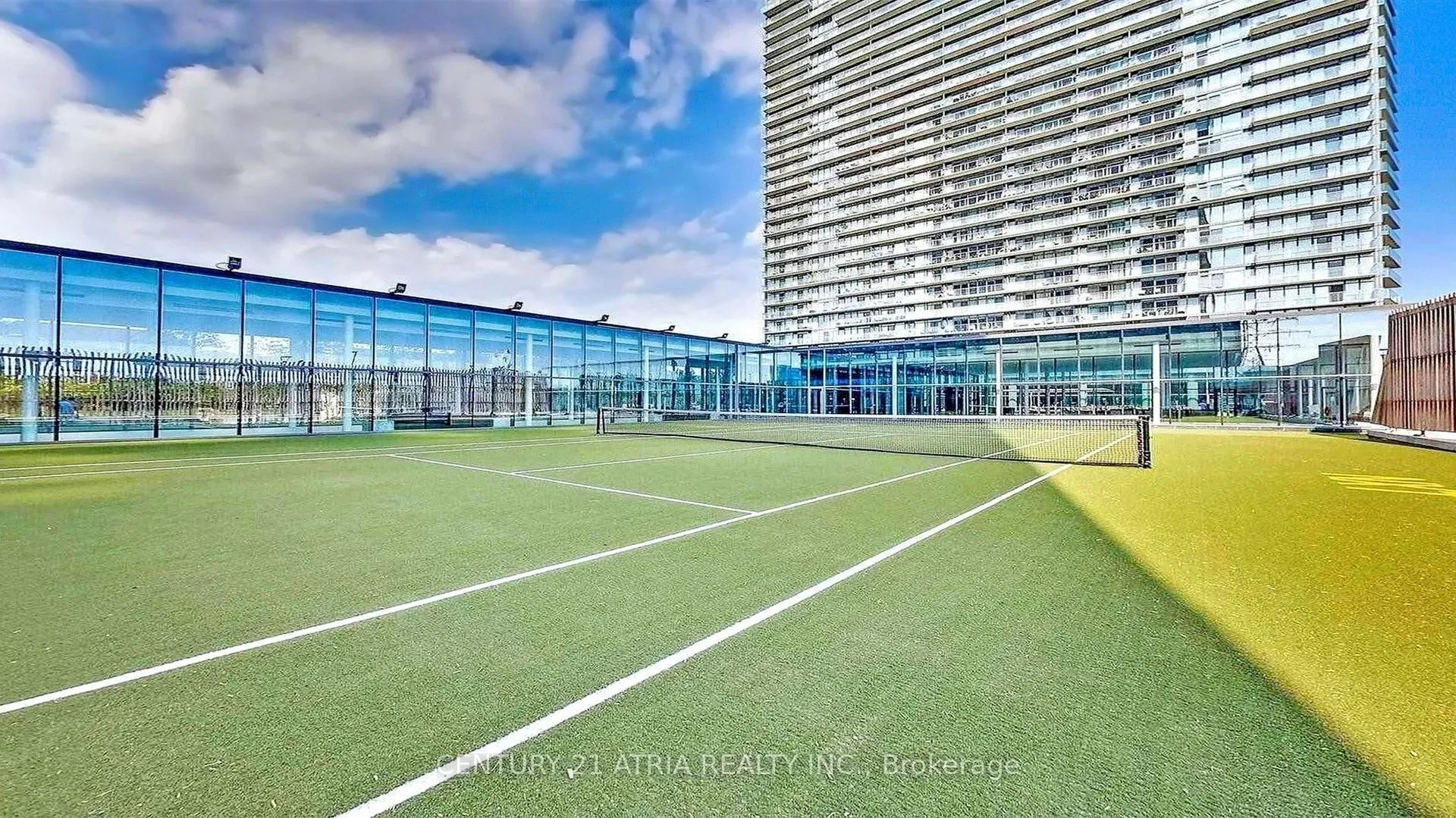 105 The Queensway #812