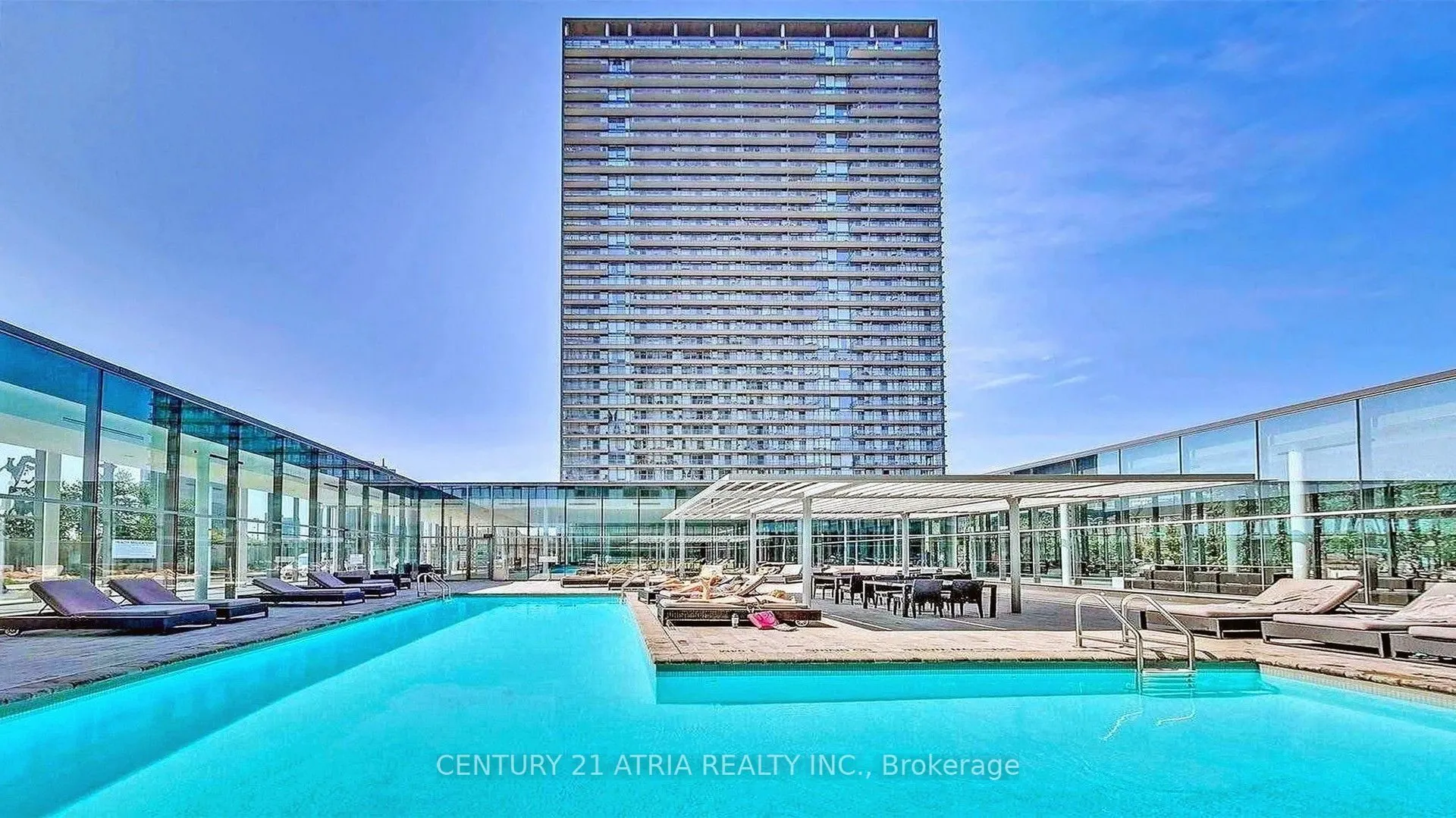 105 The Queensway #812