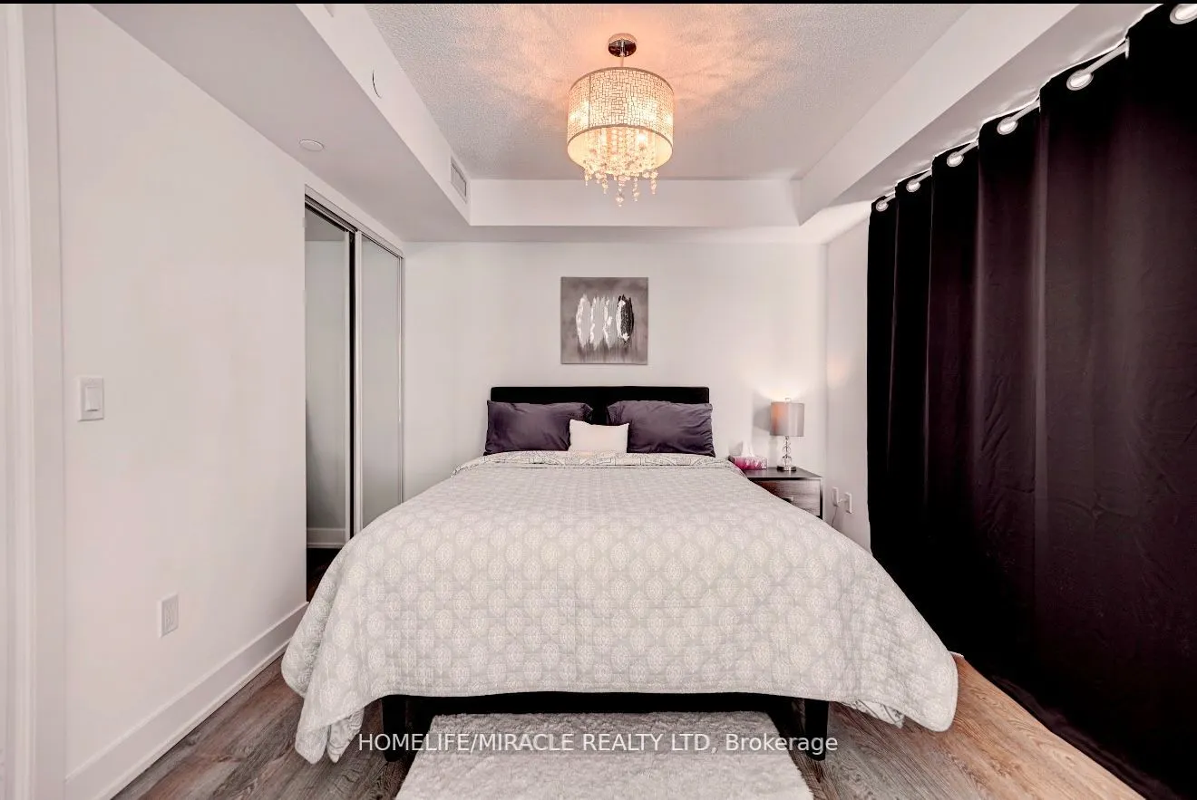 9 Mabelle Avenue, #1123