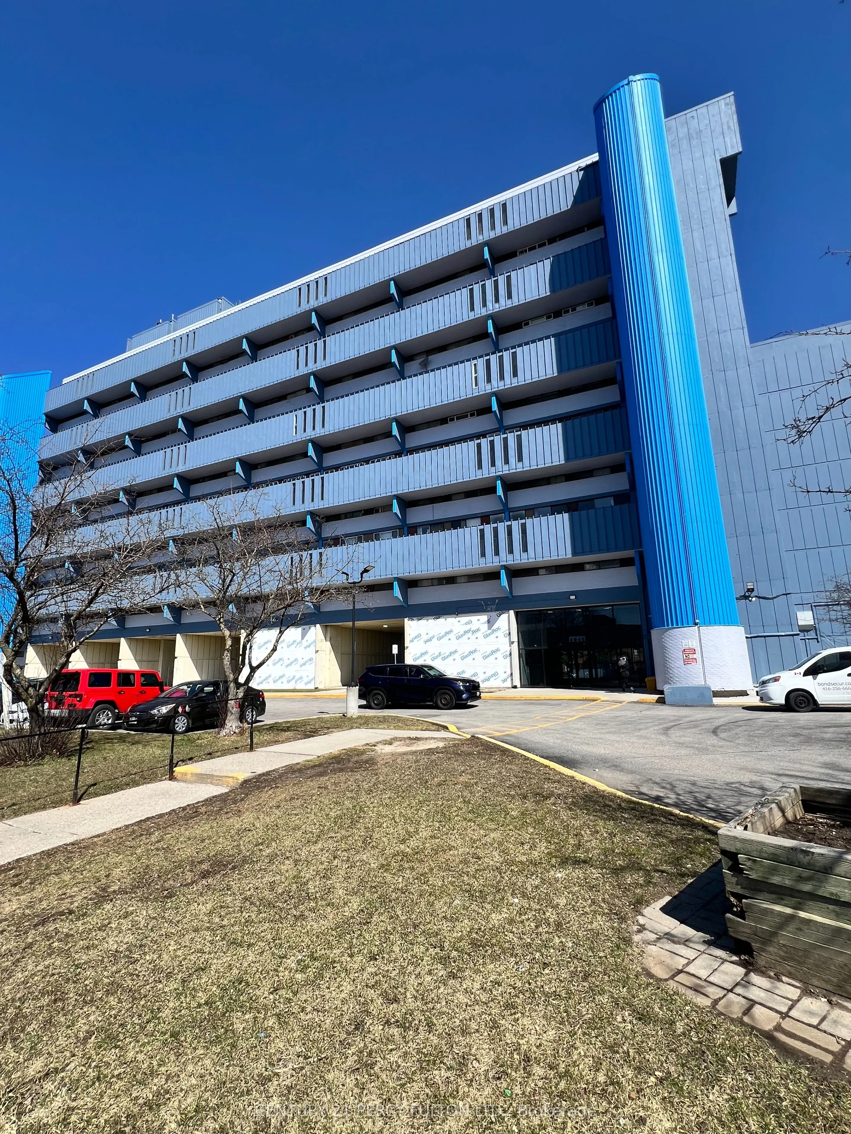 4645 Jane Street, #828
