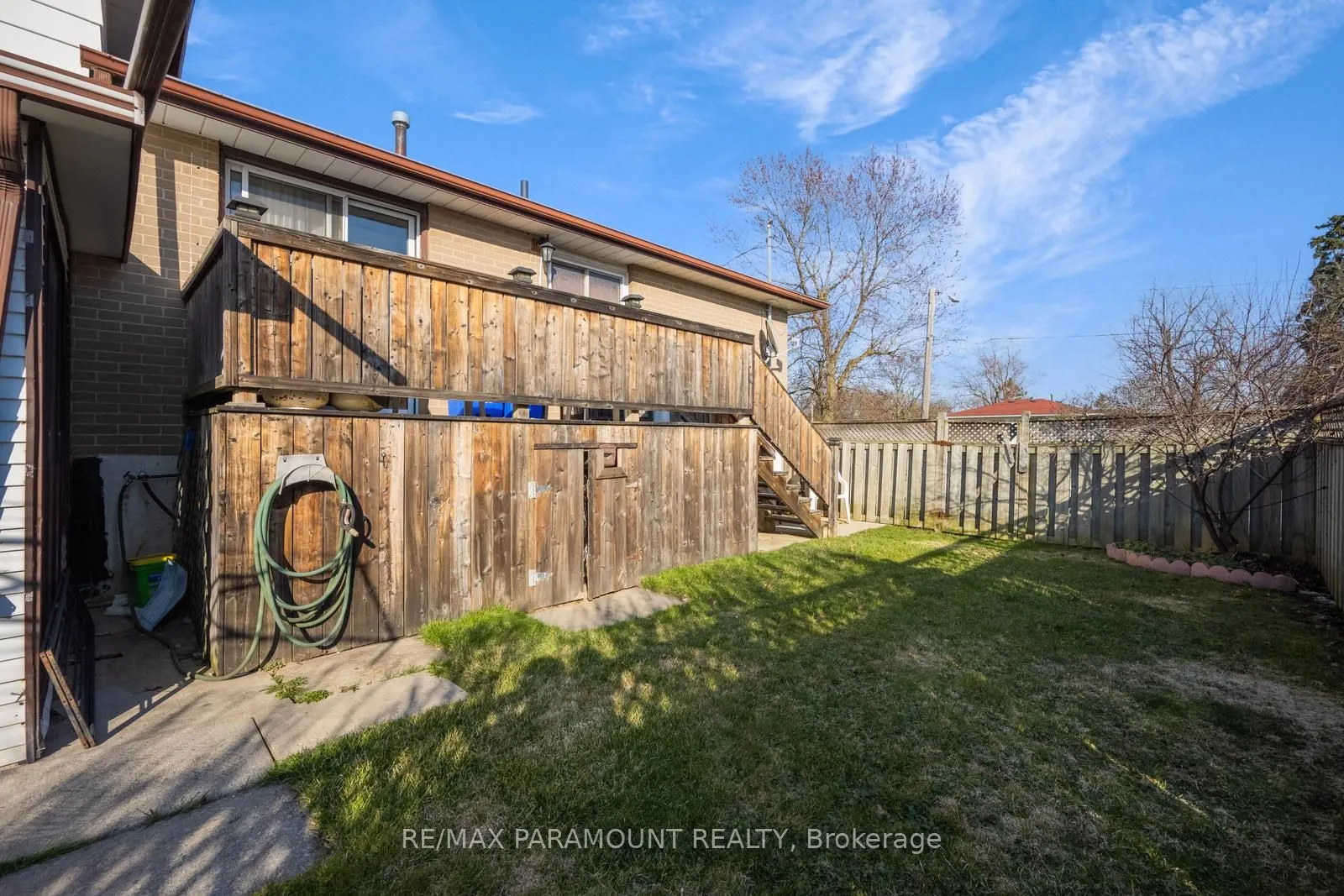 16 Irwin Crescent