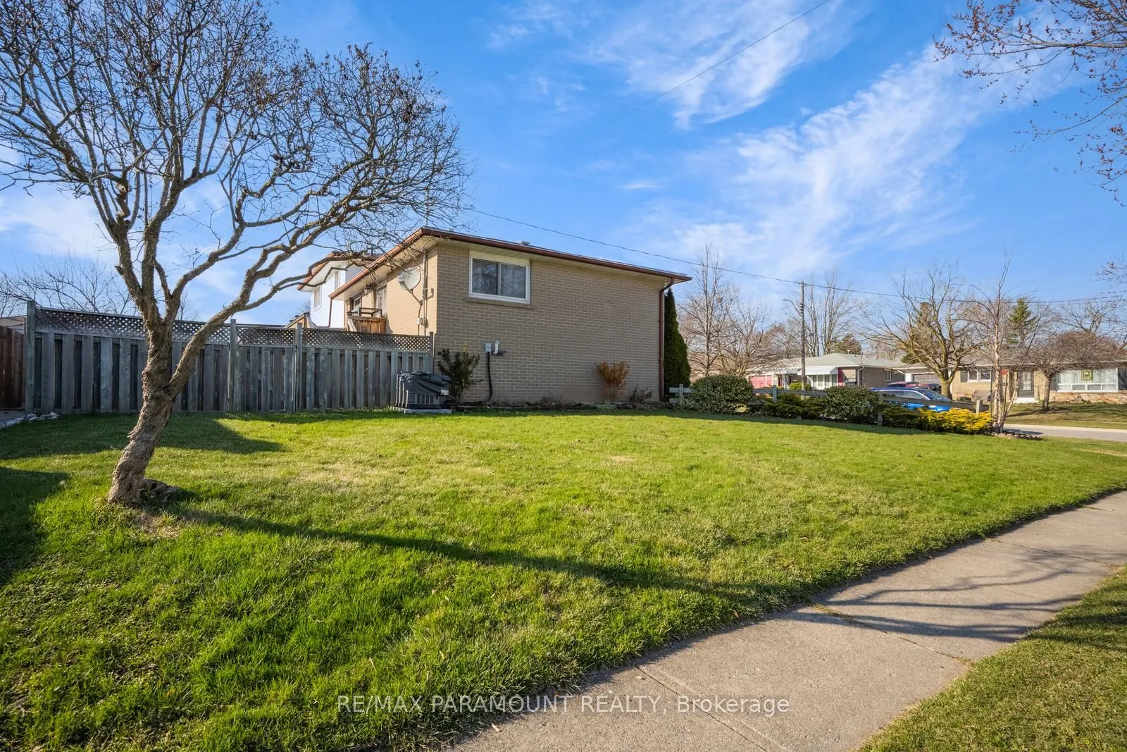 16 Irwin Crescent