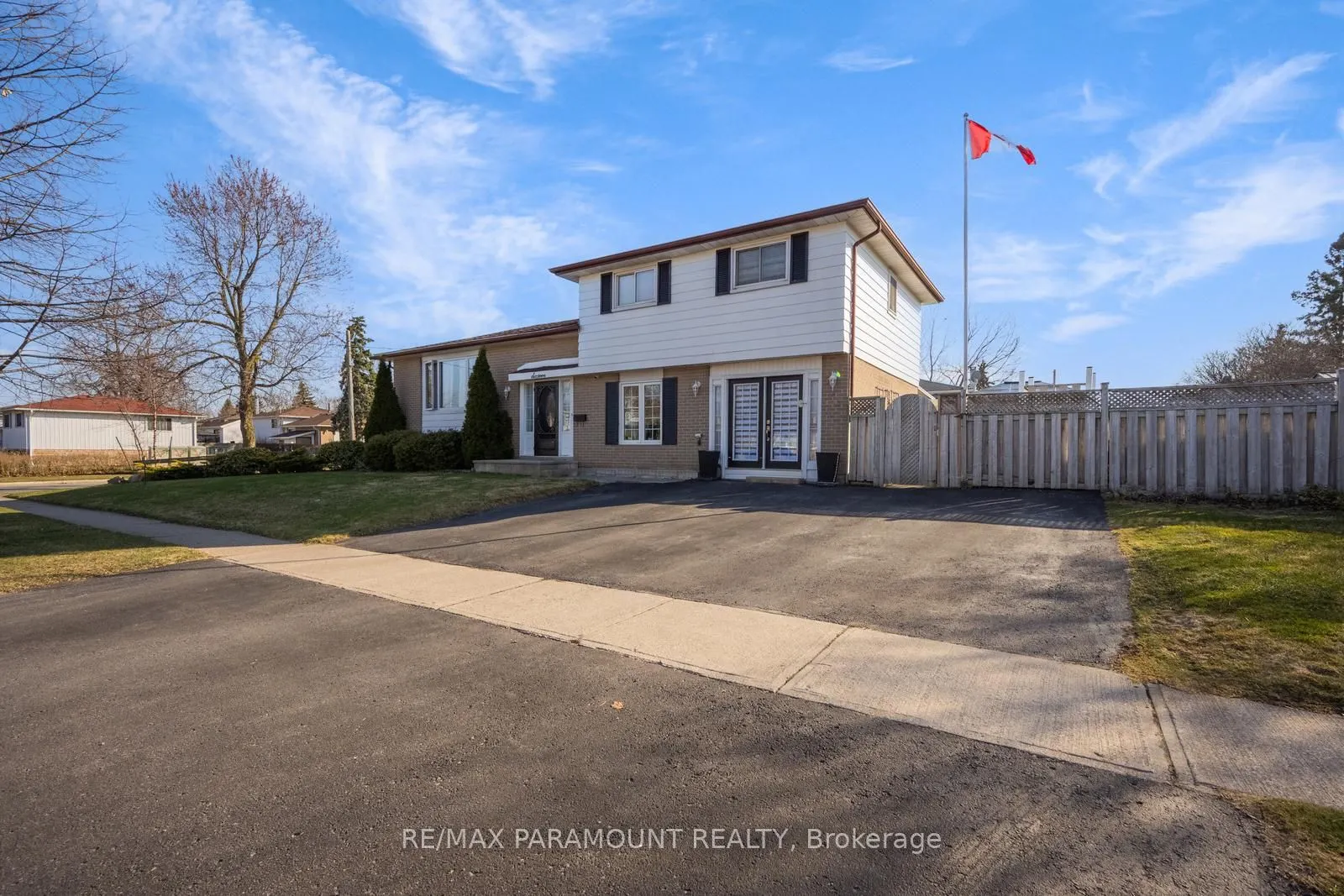 16 Irwin Crescent