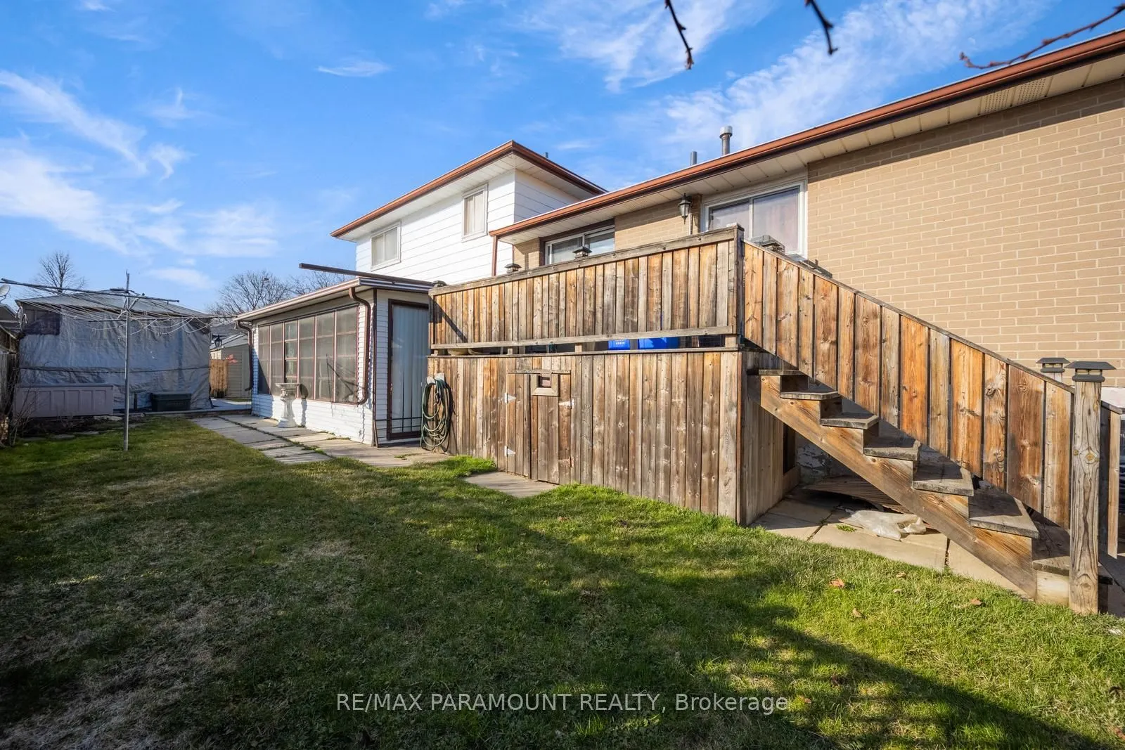 16 Irwin Crescent