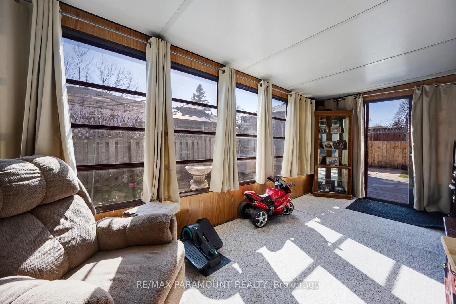 16 Irwin Crescent