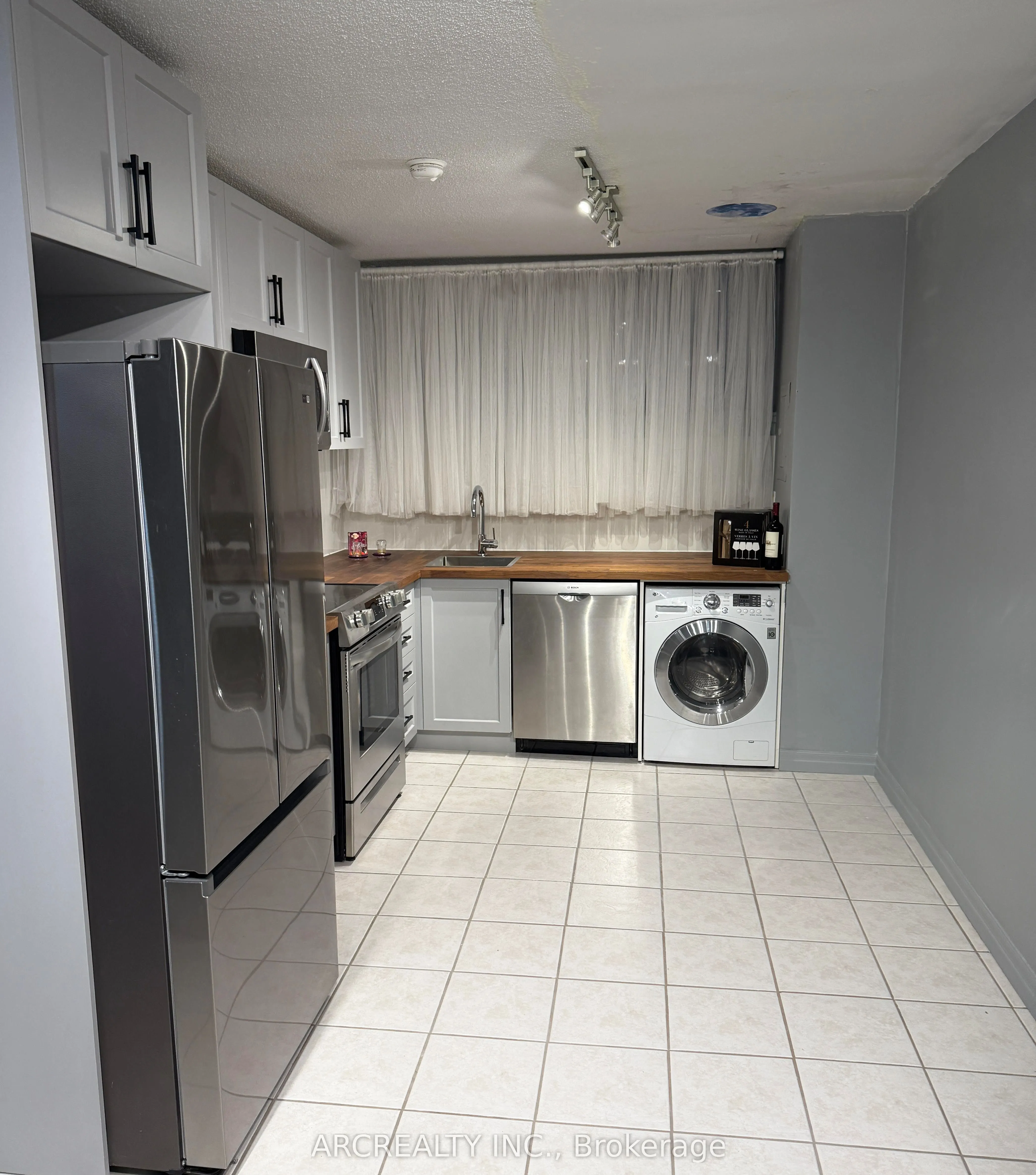 4673 Jane Street E, #1007