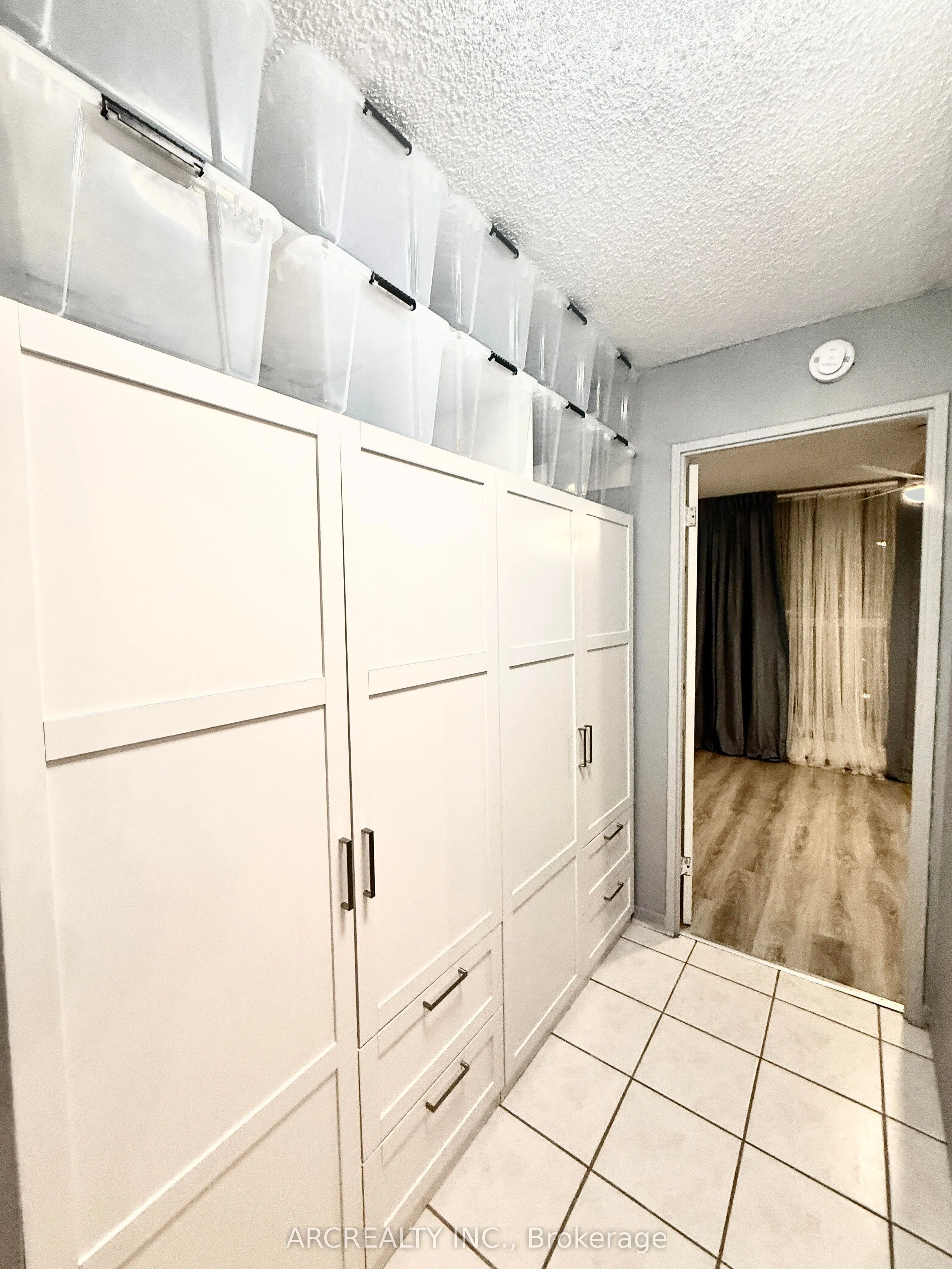 4673 Jane Street E, #1007