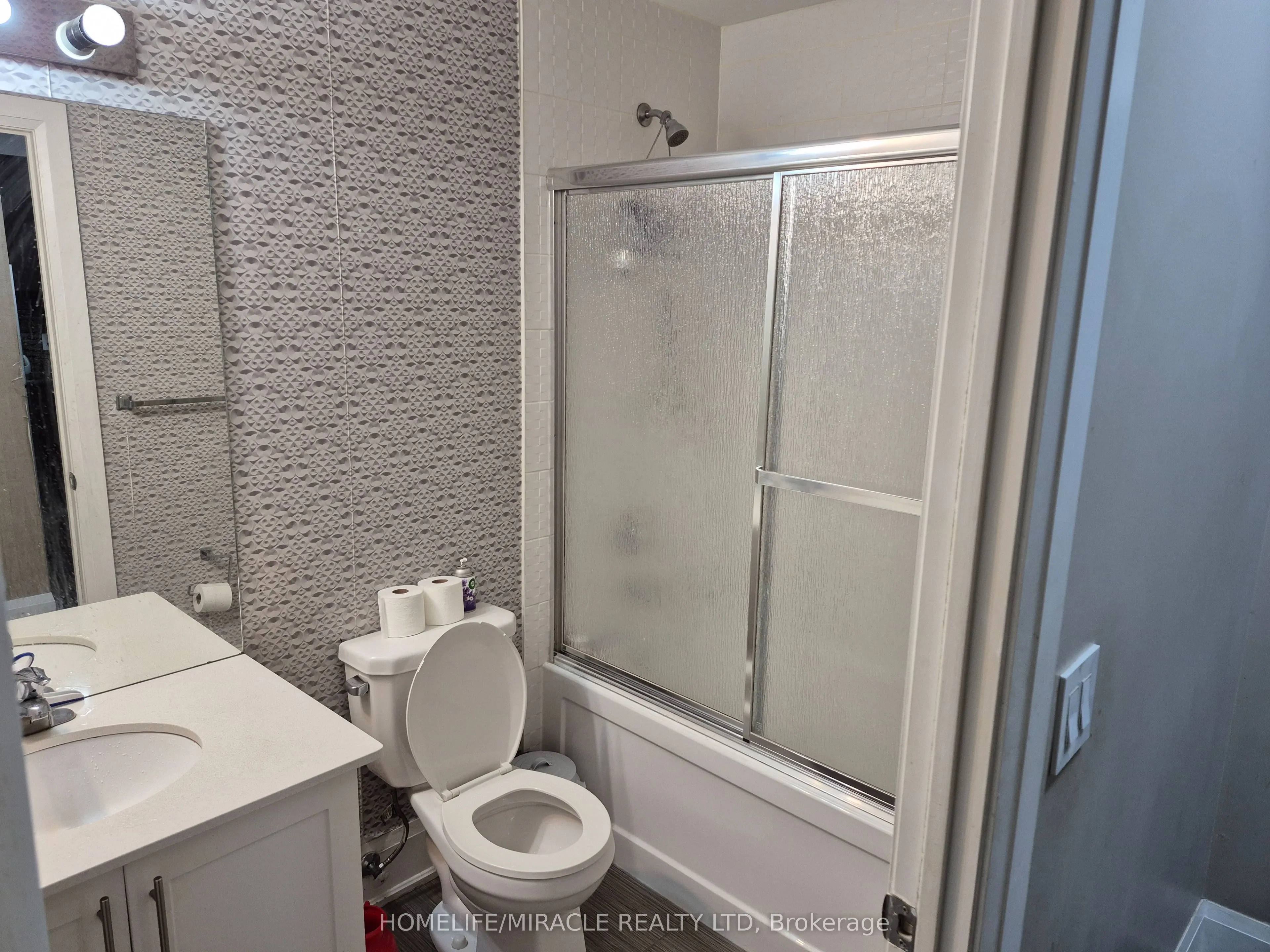 45 Yorkland Boulevard #209