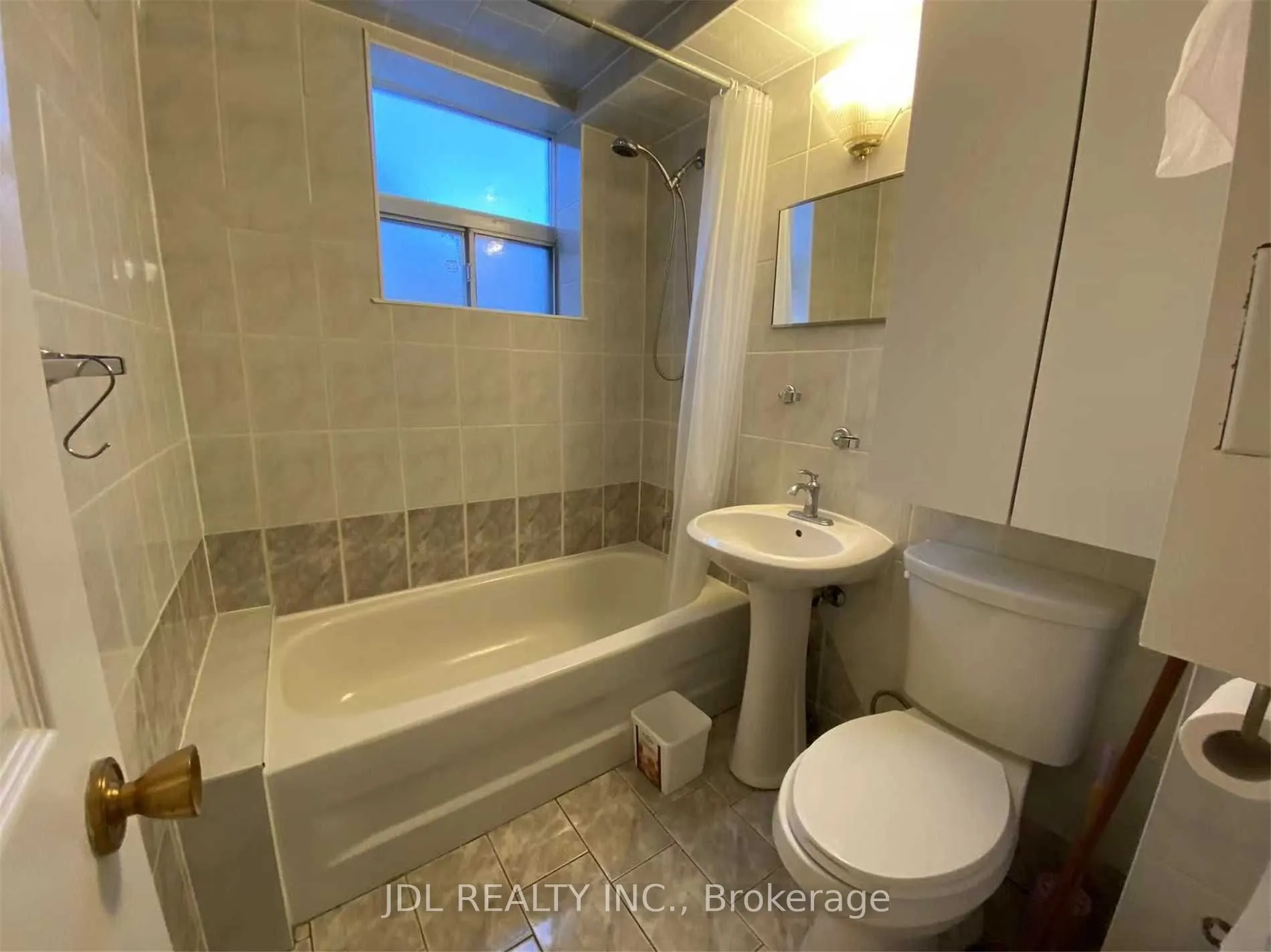 857 Westlock Road, #lower