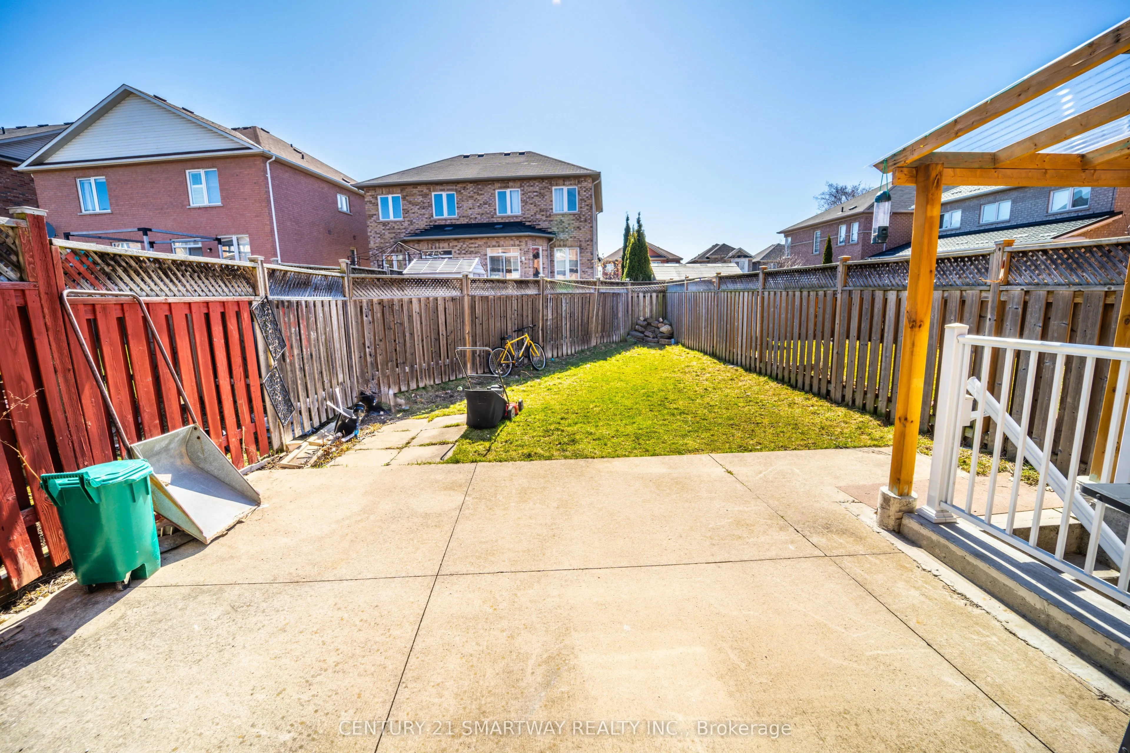 5 Rocky Point Crescent