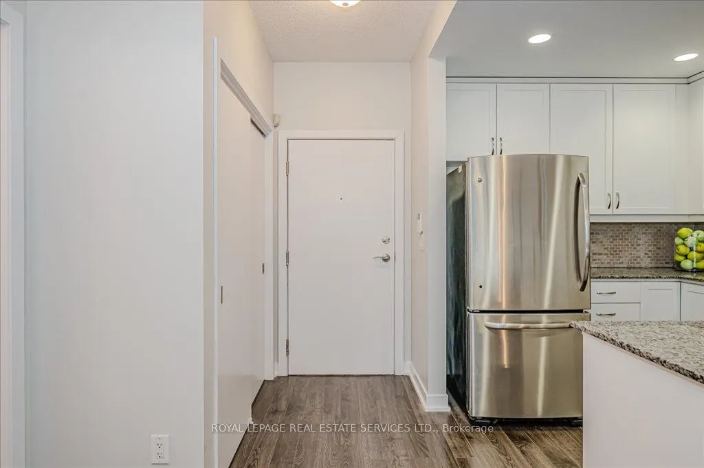 551 Maple Avenue, #615