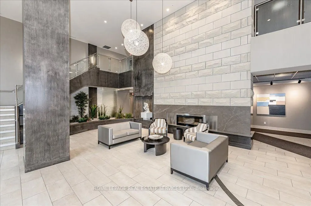 551 Maple Avenue, #615