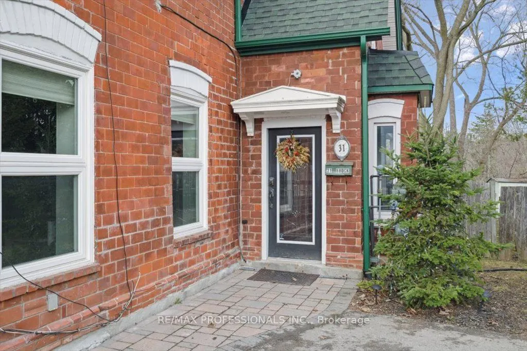 31 Brock Street