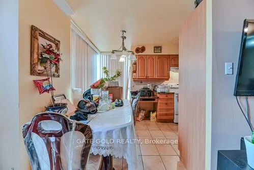 2470 Eglinton Avenue W #706