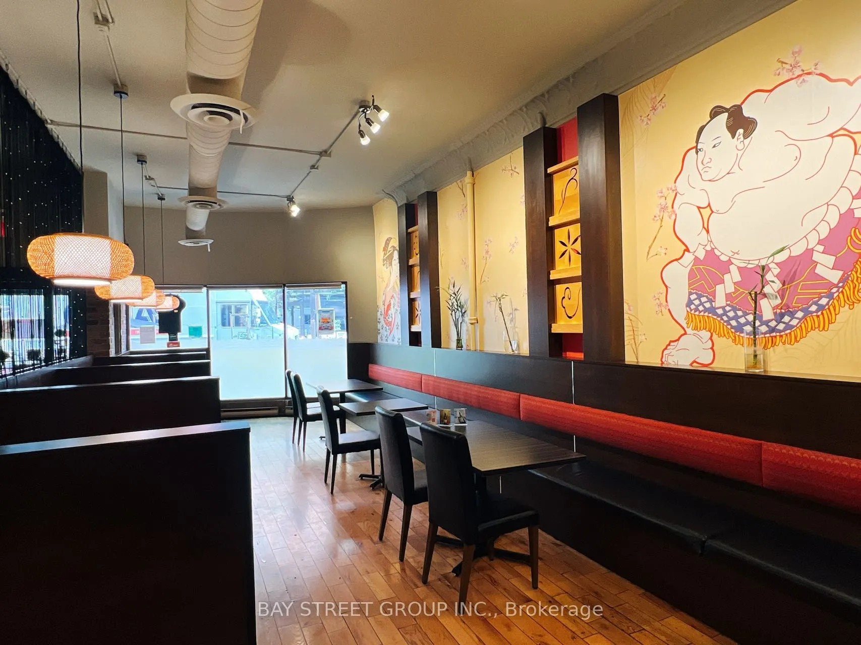 2861 Dundas Street W