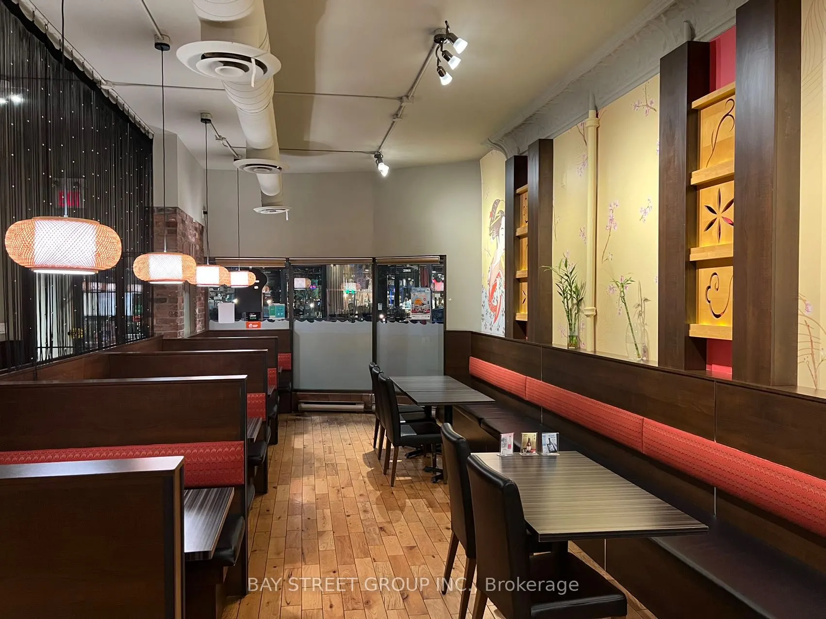 2861 Dundas Street W