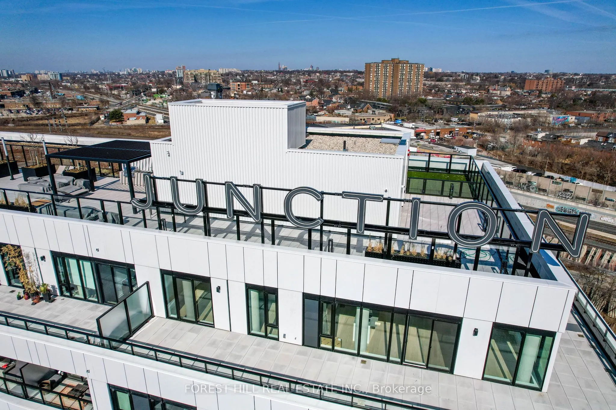 2720 Dundas Street W, #401