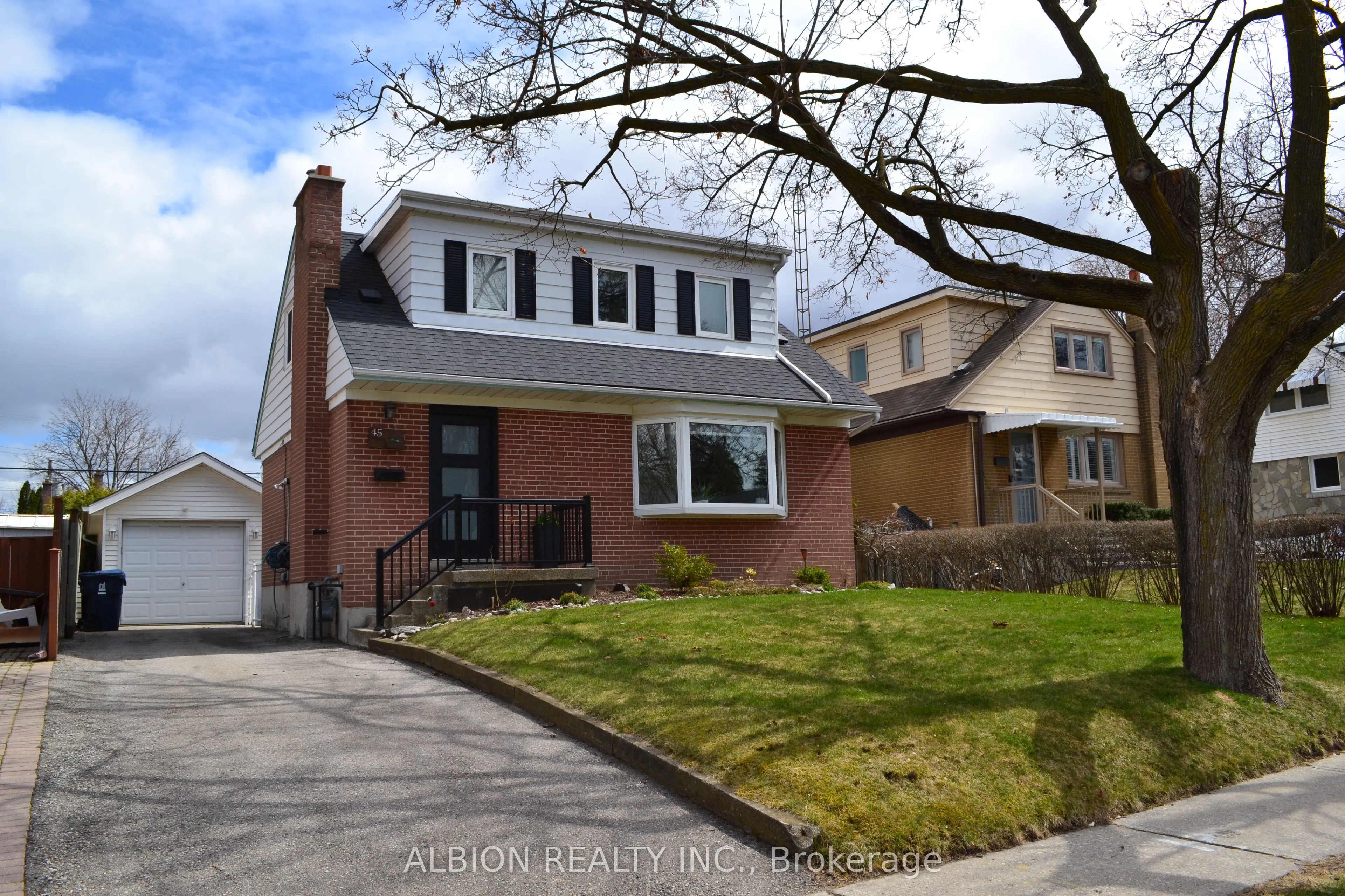 45 Clearbrooke Circle