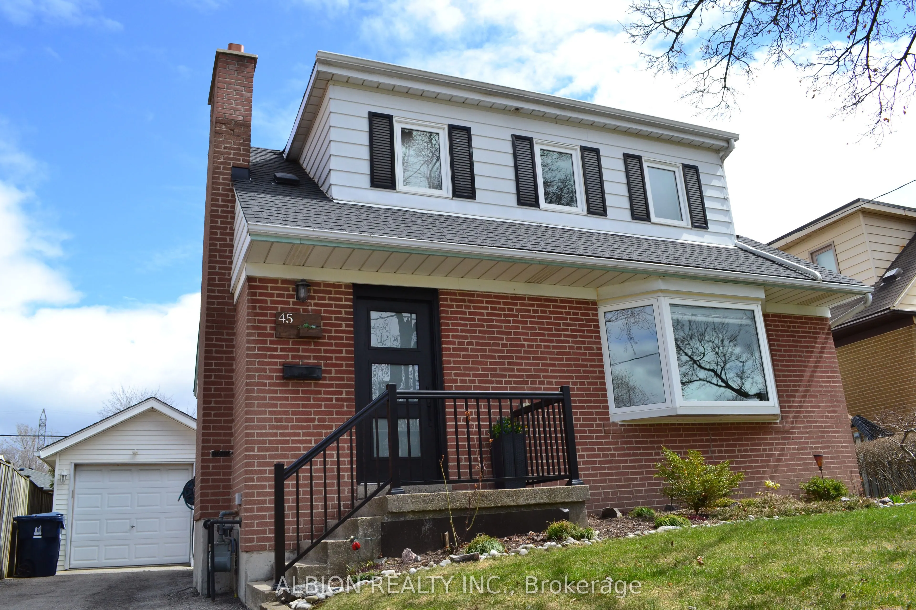 45 Clearbrooke Circle