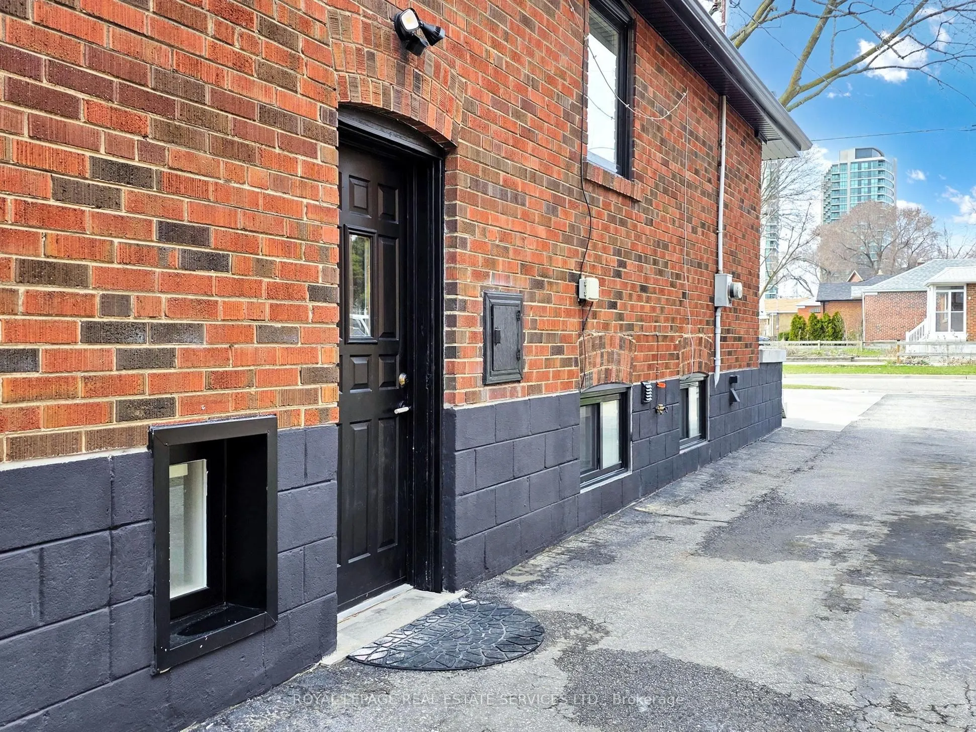 12 Helsby Crescent