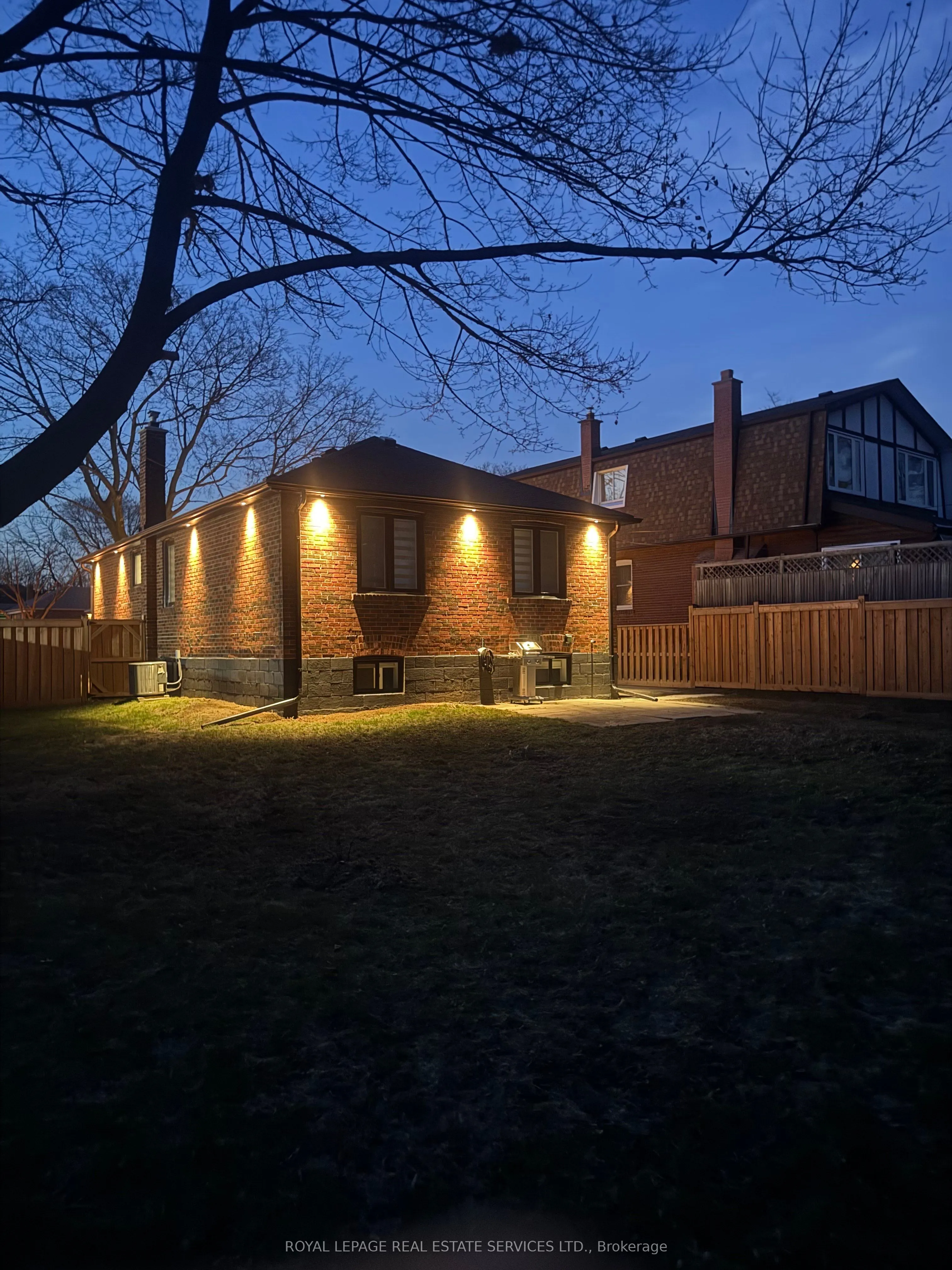 12 Helsby Crescent