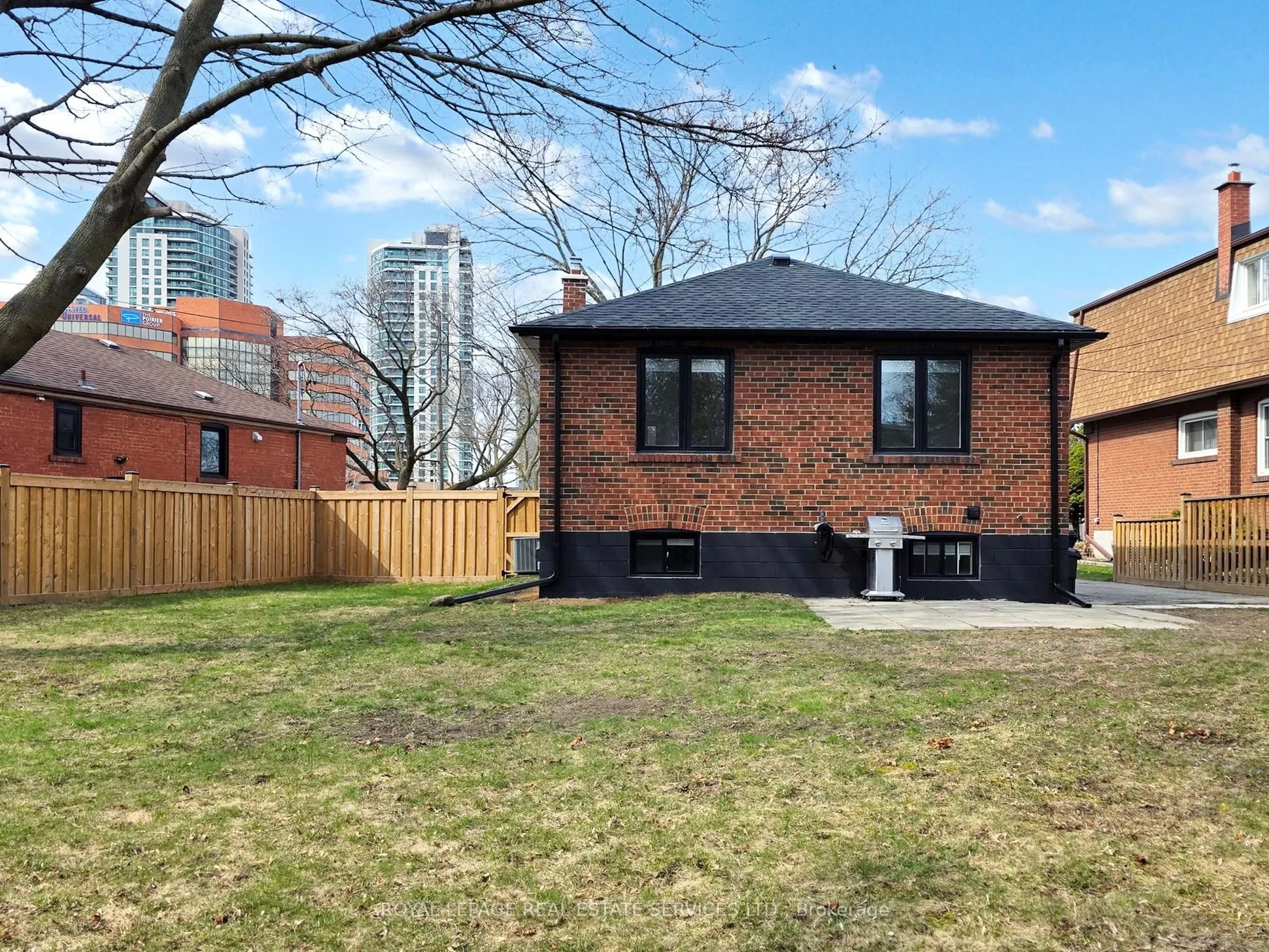 12 Helsby Crescent