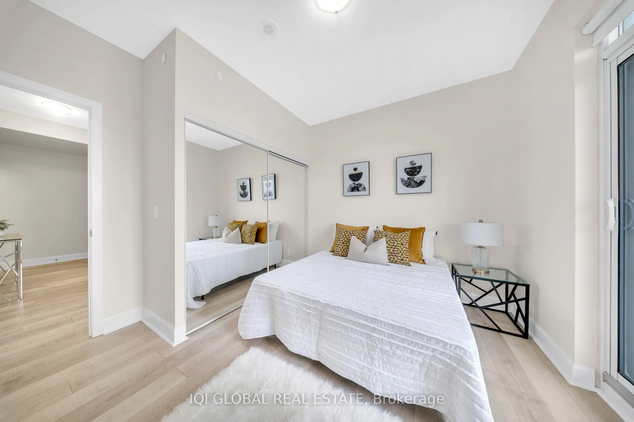 33 Shore Breeze Drive, #2509
